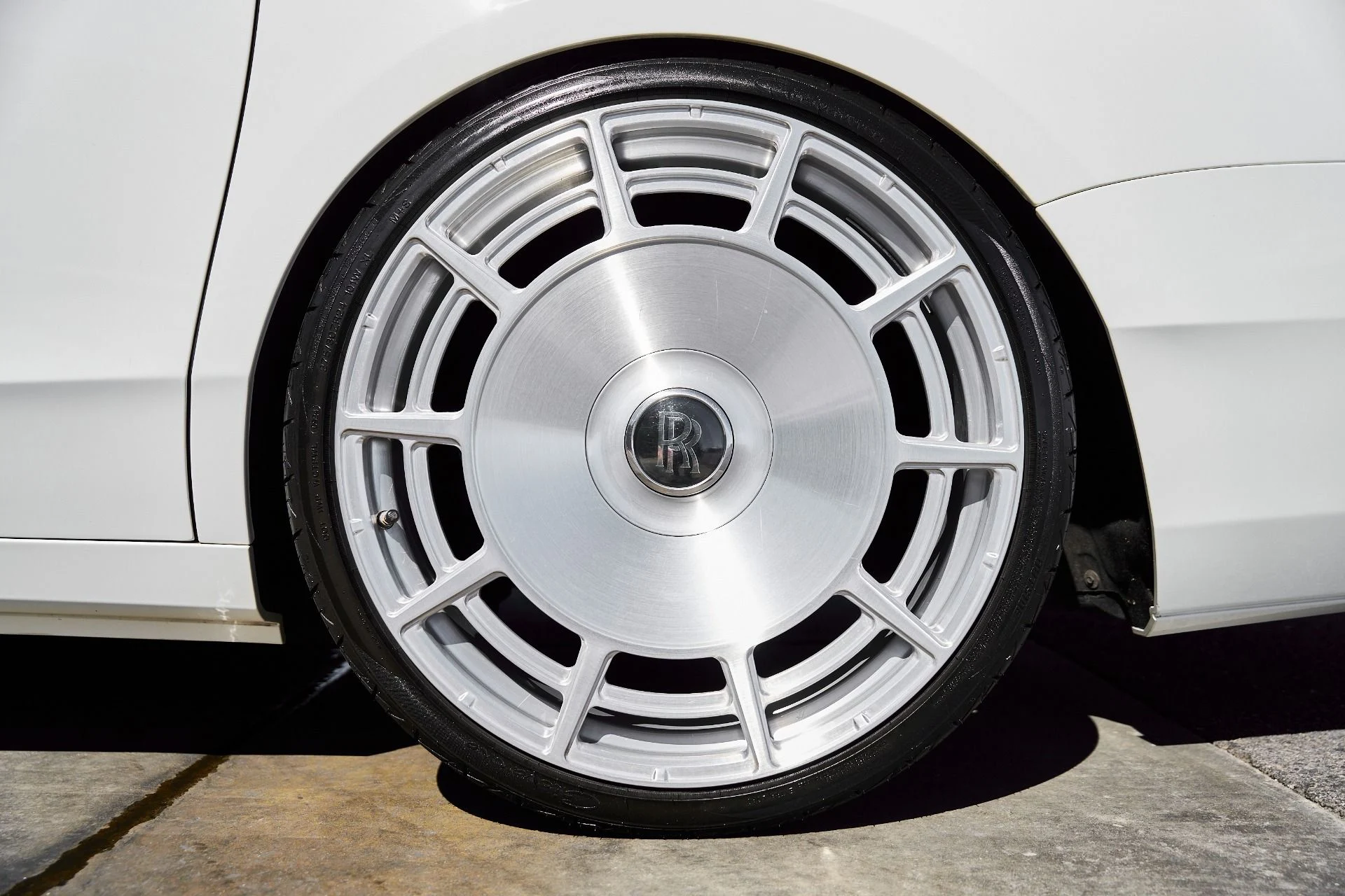 mph017_387353009_Used_2022_Rolls_Royce_Ghost_Base_1772765970_d200150009