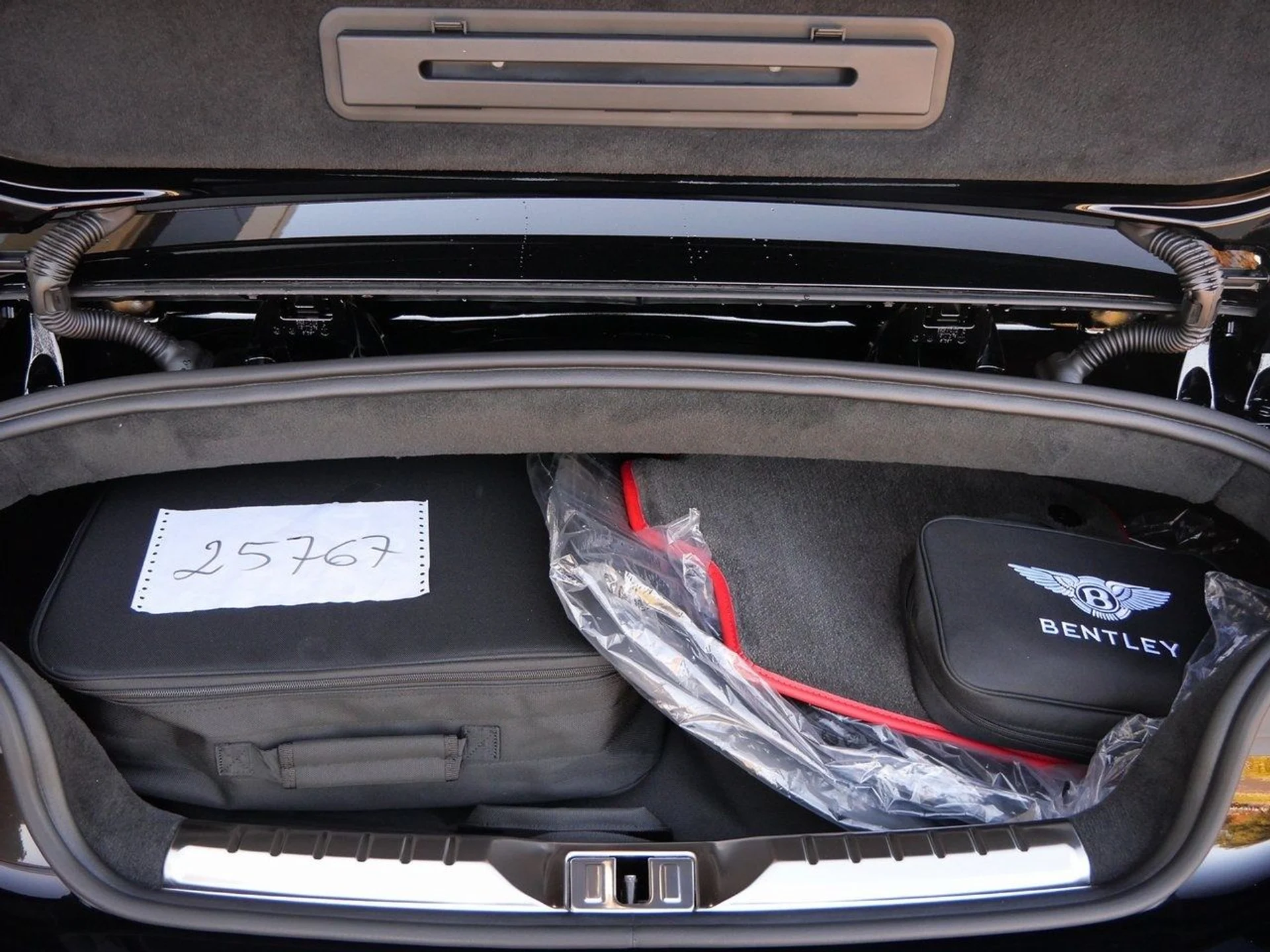 mph017_3875240429_9c783deb9da1f897607cf4c0fec1f303x_e869ec72e4