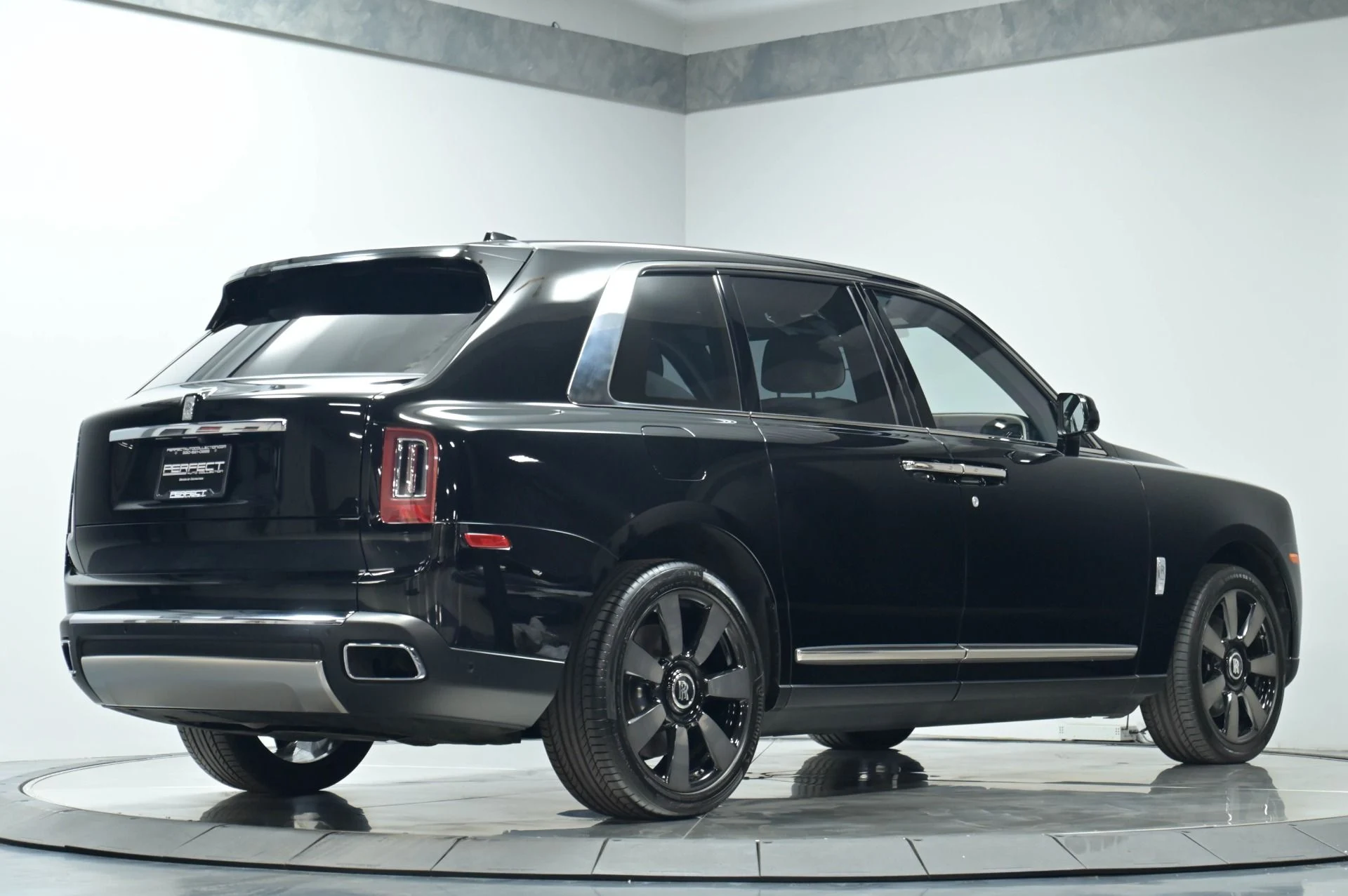 mph017_3876498181_Used_2023_Rolls_Royce_Cullinan_1782858114_21156b4a3c