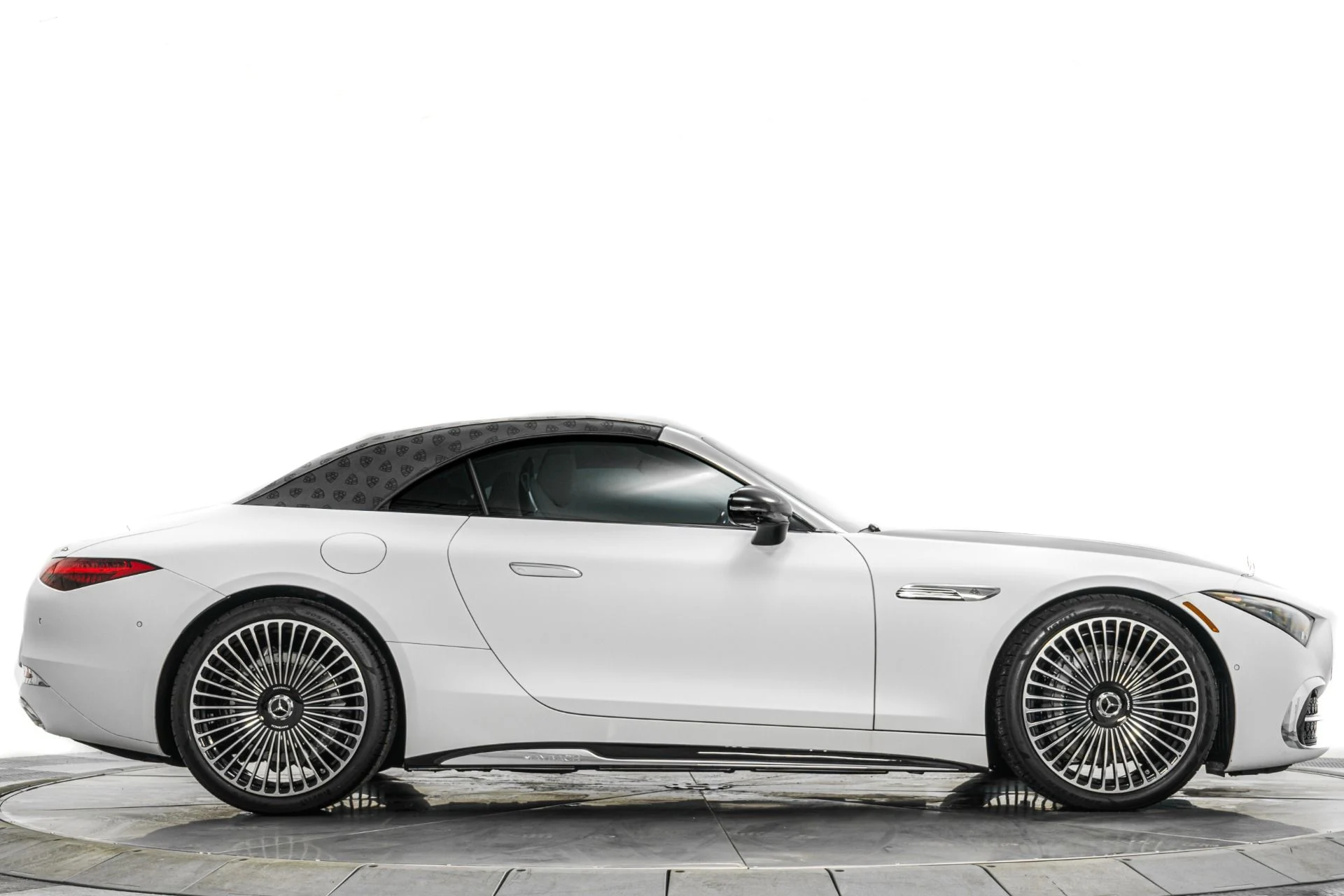 mph017_3878685625_Used_2026_Mercedes_Benz_Maybach_SL_680_Factory_Matte_Paint_Extremely_Low_Miles_1771434800_e2eaee44c0
