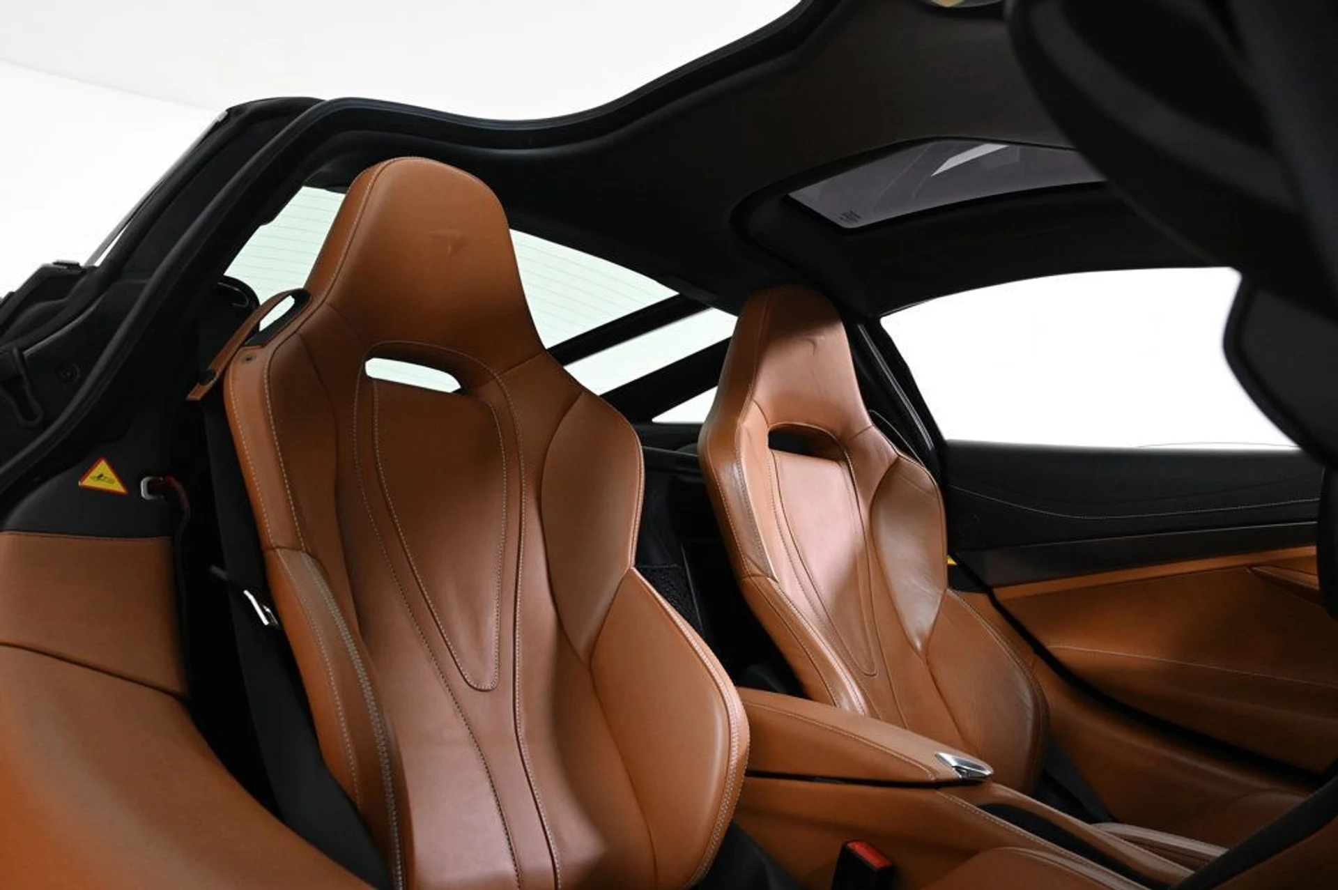 mph017_388005203_used_2018_mclaren_720s_luxury_11350_22954018_17_1024_052219f2f4