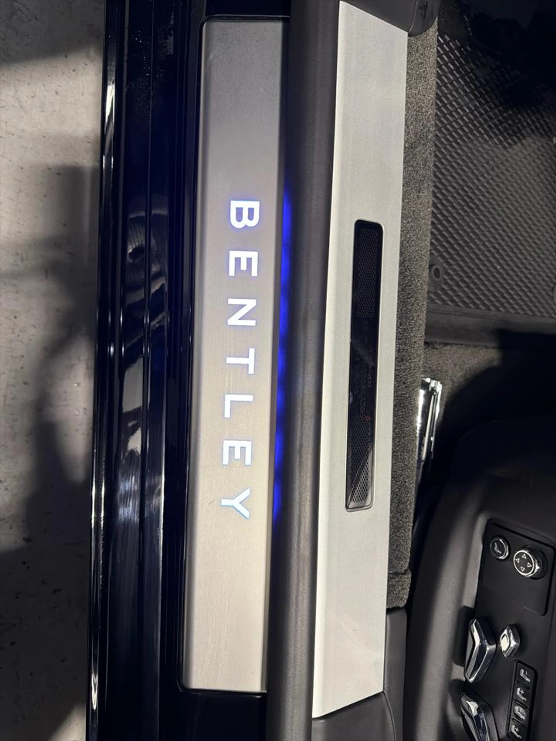 mph017_3882024715_639098659268485635_6504f1573a