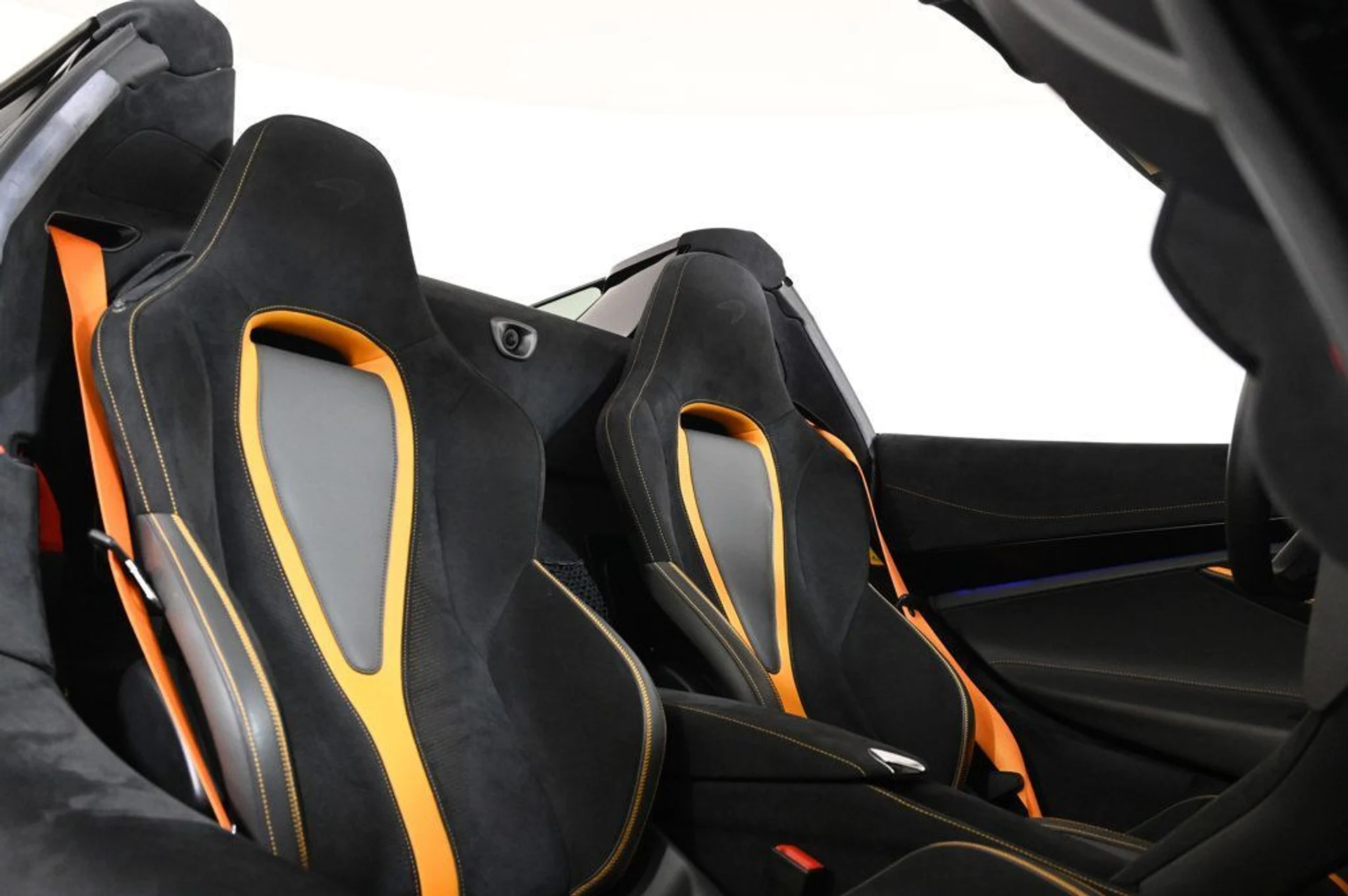 mph017_3886197403_used_2021_mclaren_720s_performance_11350_22933084_17_1024_019788bff0