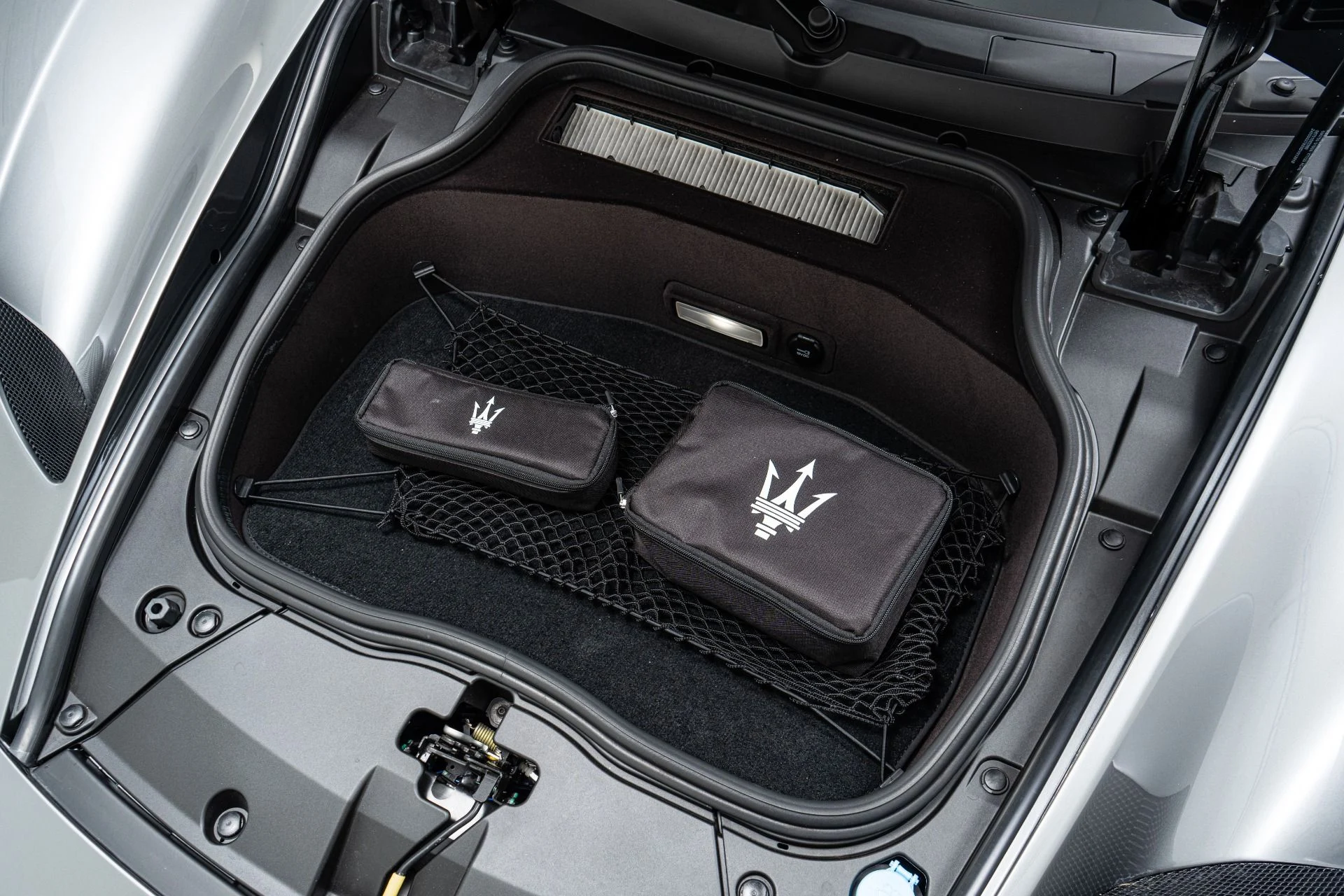 mph017_3887891315_Used_2023_Maserati_MC_20_Cielo_351_Miles_Lightweight_Racing_Seats_Interior_Carbon_Fiber_Package_1774034660_765f4cfce3