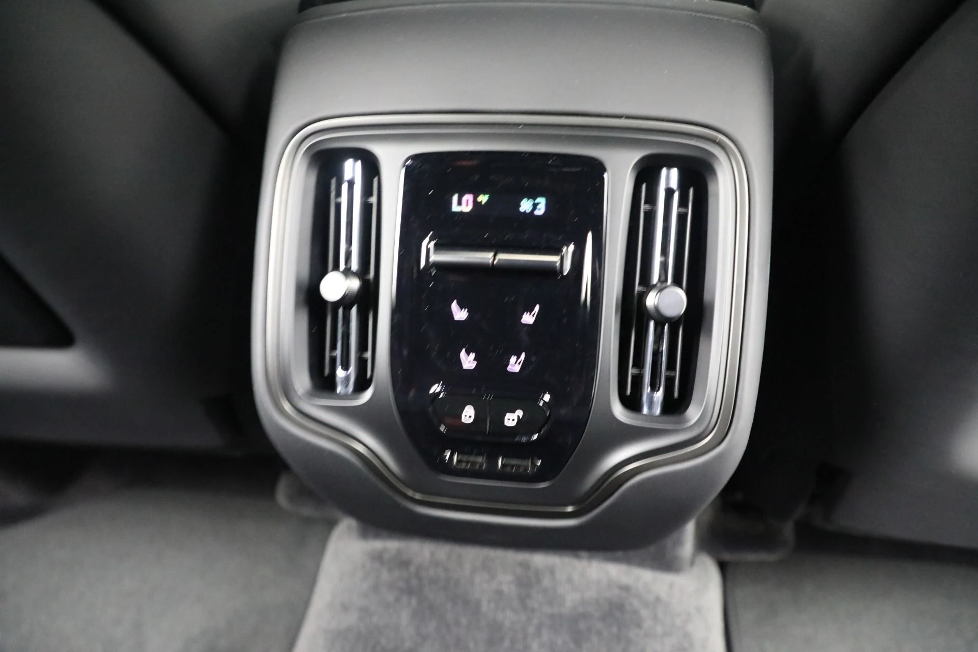 mph017_3896407759_New_2025_Aston_Martin_DBX_707_97728c51bd