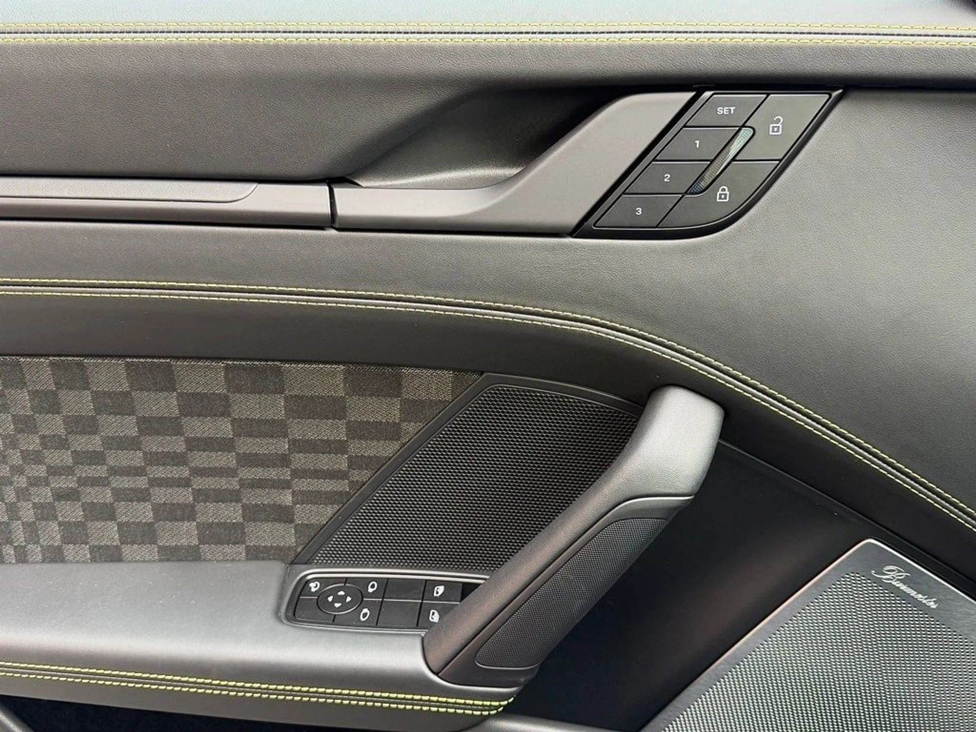 mph017_3898846329_c44fe89077e8eccd29b72cc135946026x_e27fcdd839