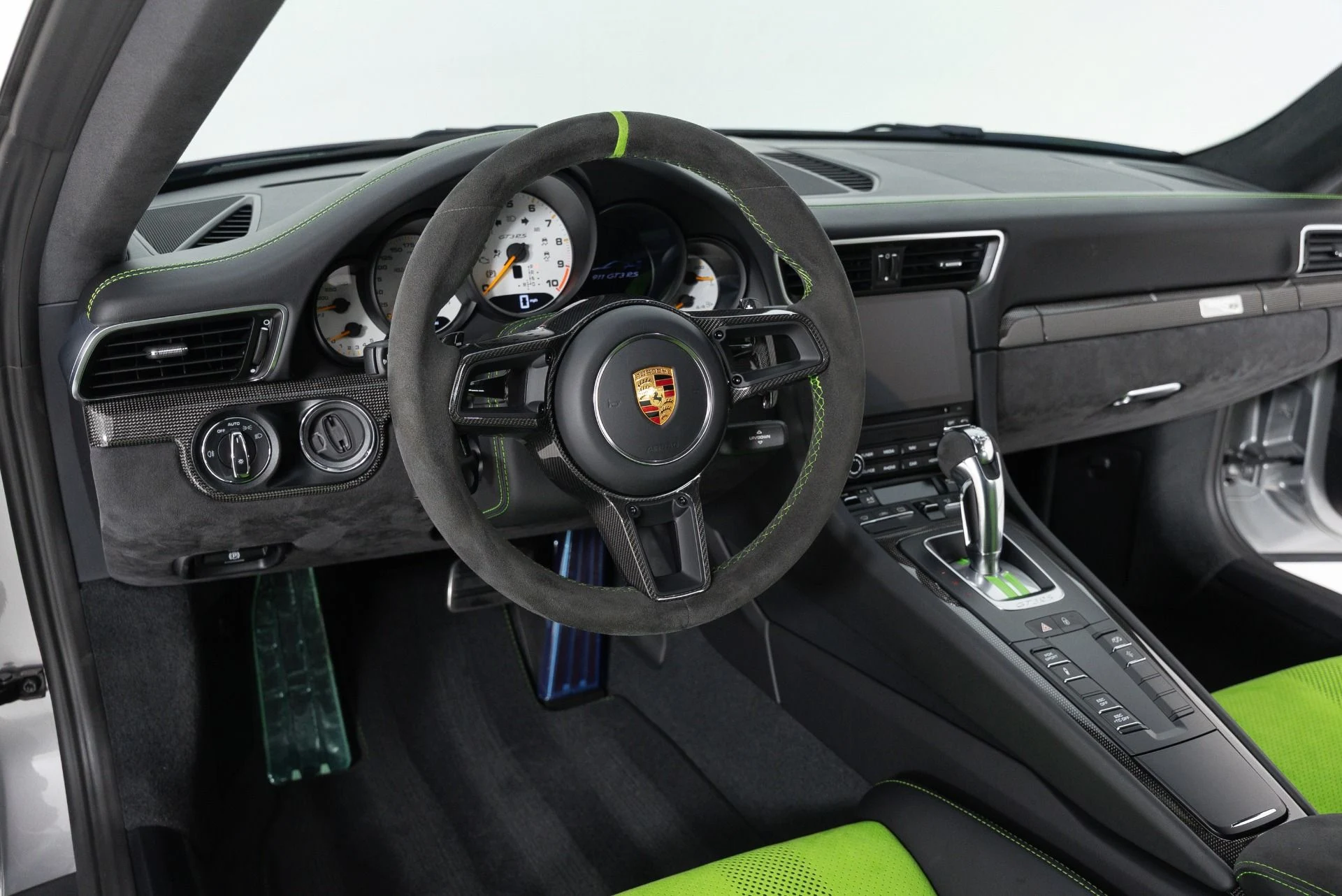 mph017_3900914817_Used_2019_Porsche_911_GT_3_RS_1786043986_c5fa56b528