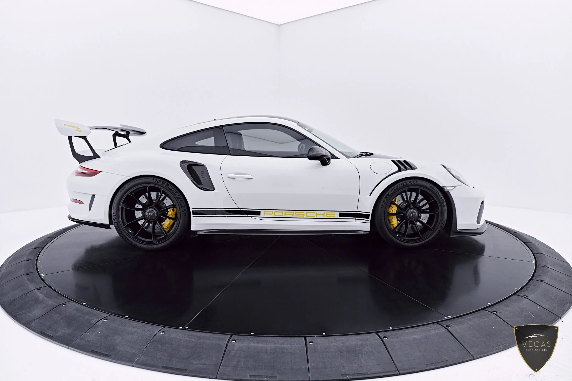 mph017_3902207267_Used_2019_Porsche_911_GT_3_RS_1783382286_13b3cca754