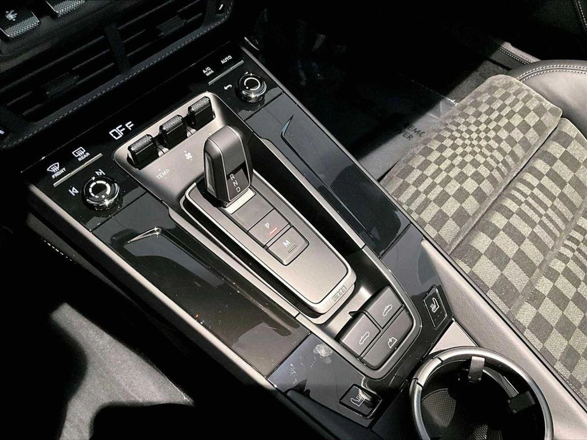 mph017_3904449766_V_Plf_OO_Gx1_Ic_Lyj_X8p_EU_Gi_F_Km_OU_42eb10160c