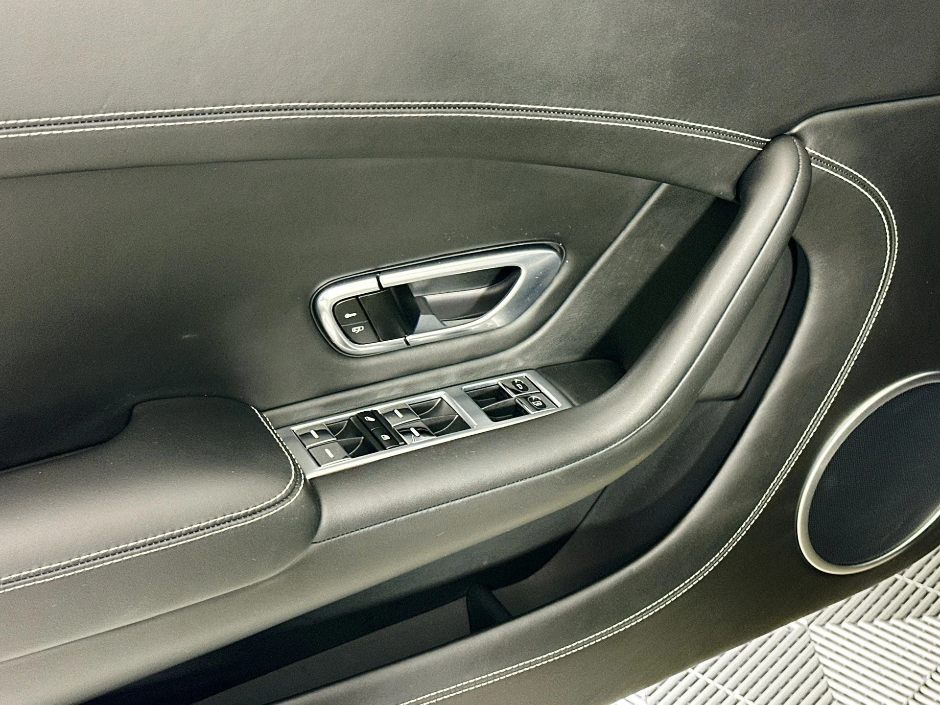 mph017_3907168252_18_6daaea55f1