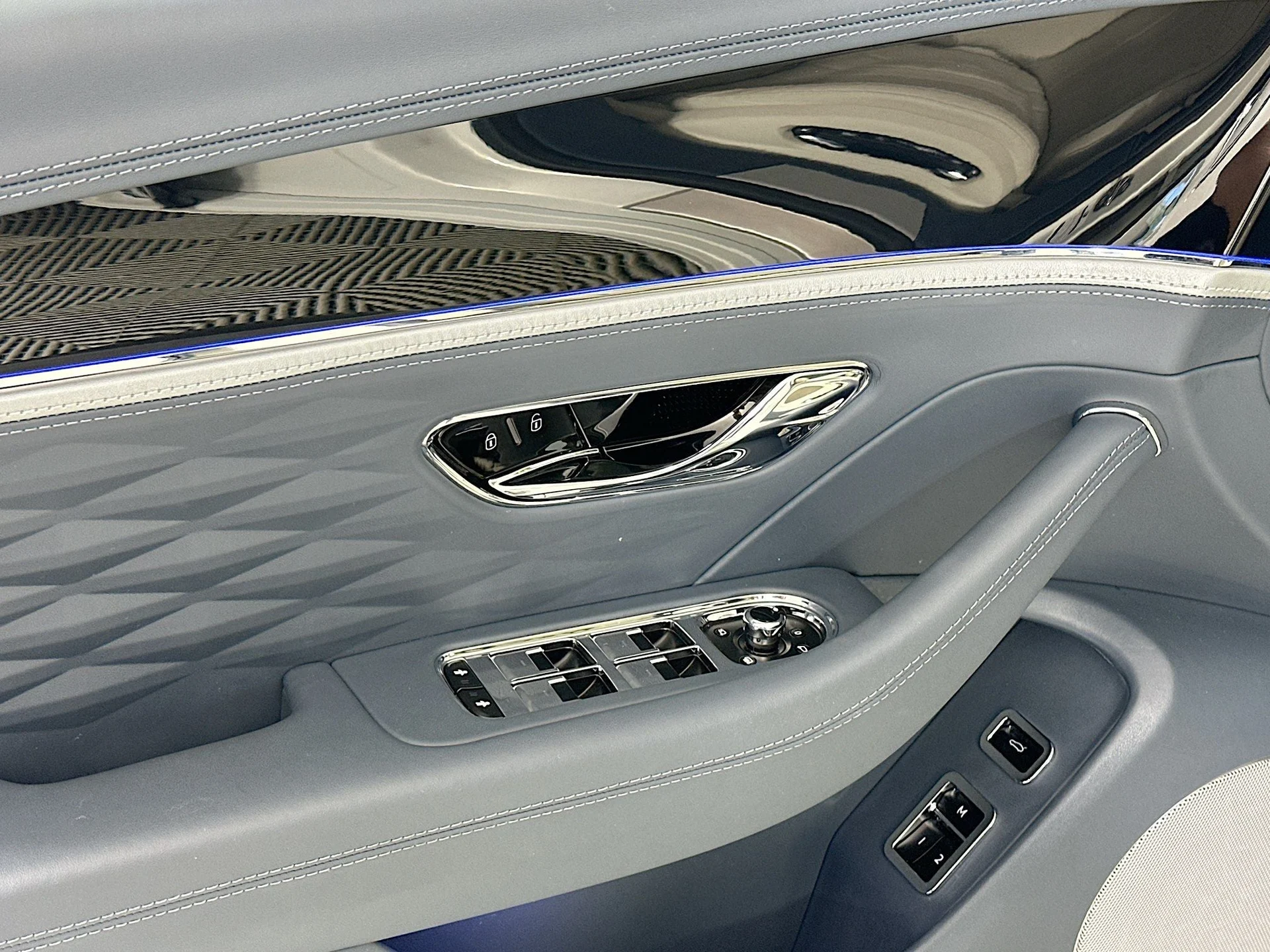 mph017_3913260998_18_a58e20ed74