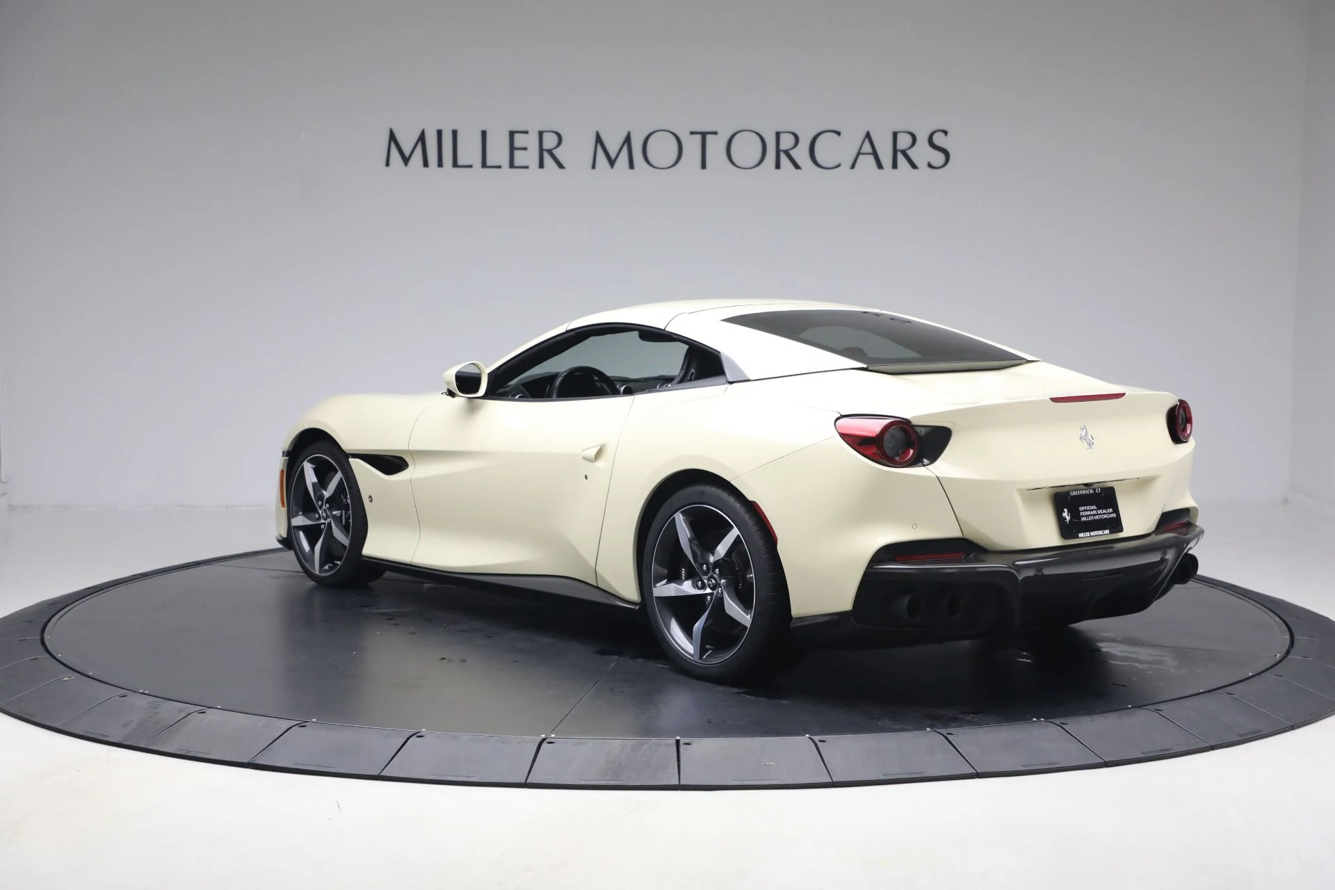 mph017_3914130409_Used_2023_Ferrari_Portofino_M_1767989995_29ecc1459f