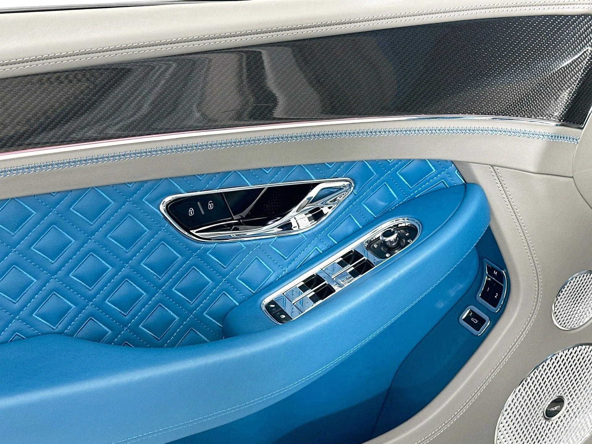 mph017_3915247920_18_c839bff9c4