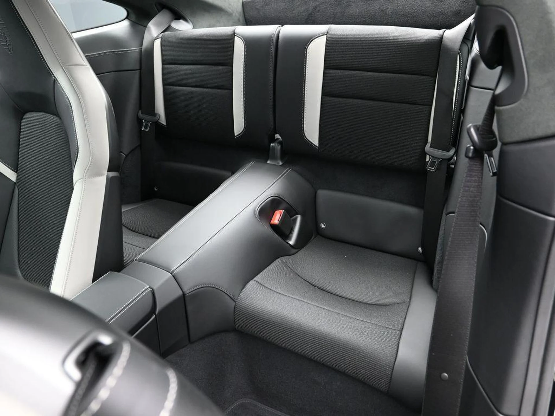 mph017_3917586958_x_BA_Kss0hhpve_whf_Exw_YZ_2w_SBZM_960276f926