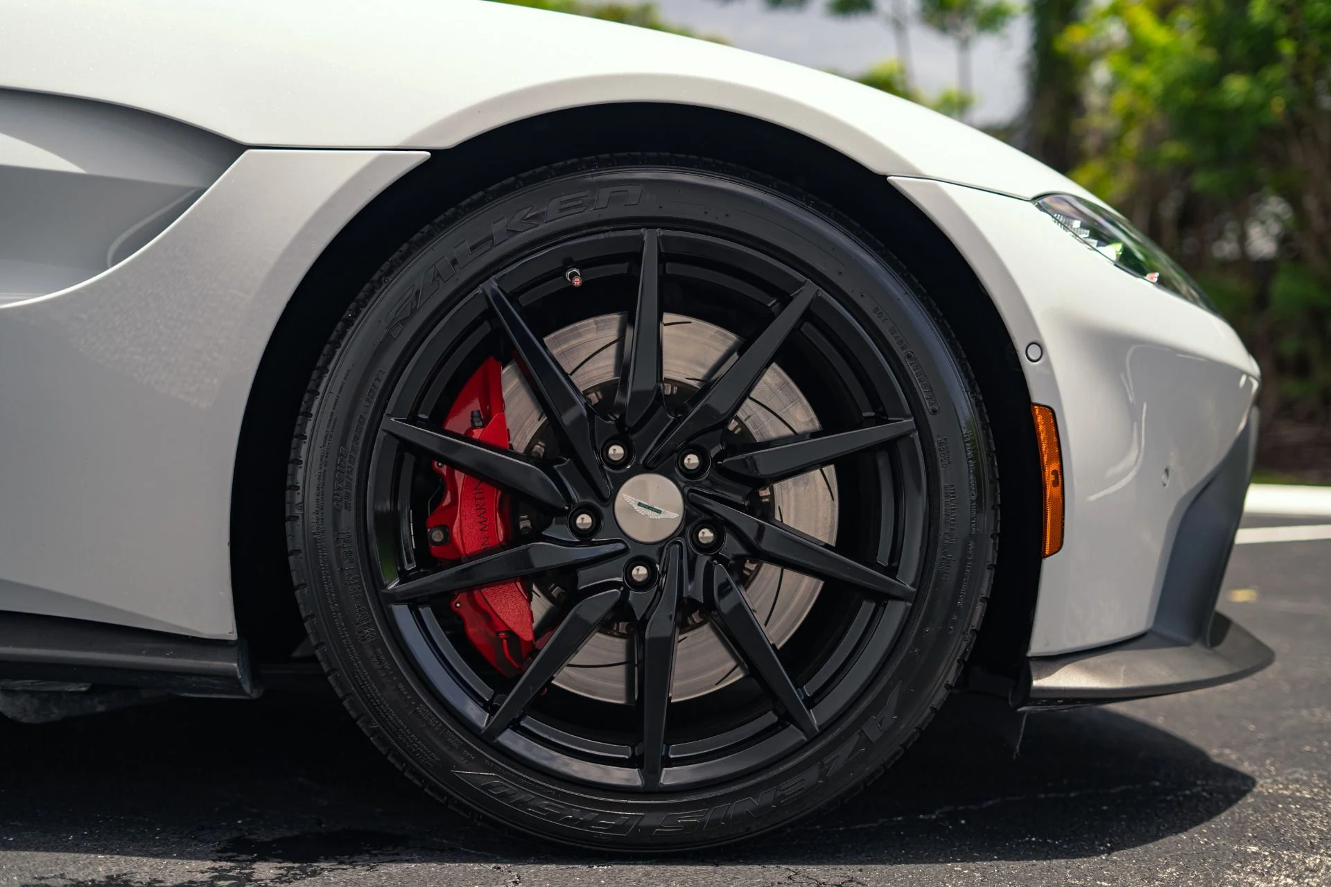 mph017_3921060853_Used_2019_Aston_Martin_Vantage_1783985517_9dab55c23c