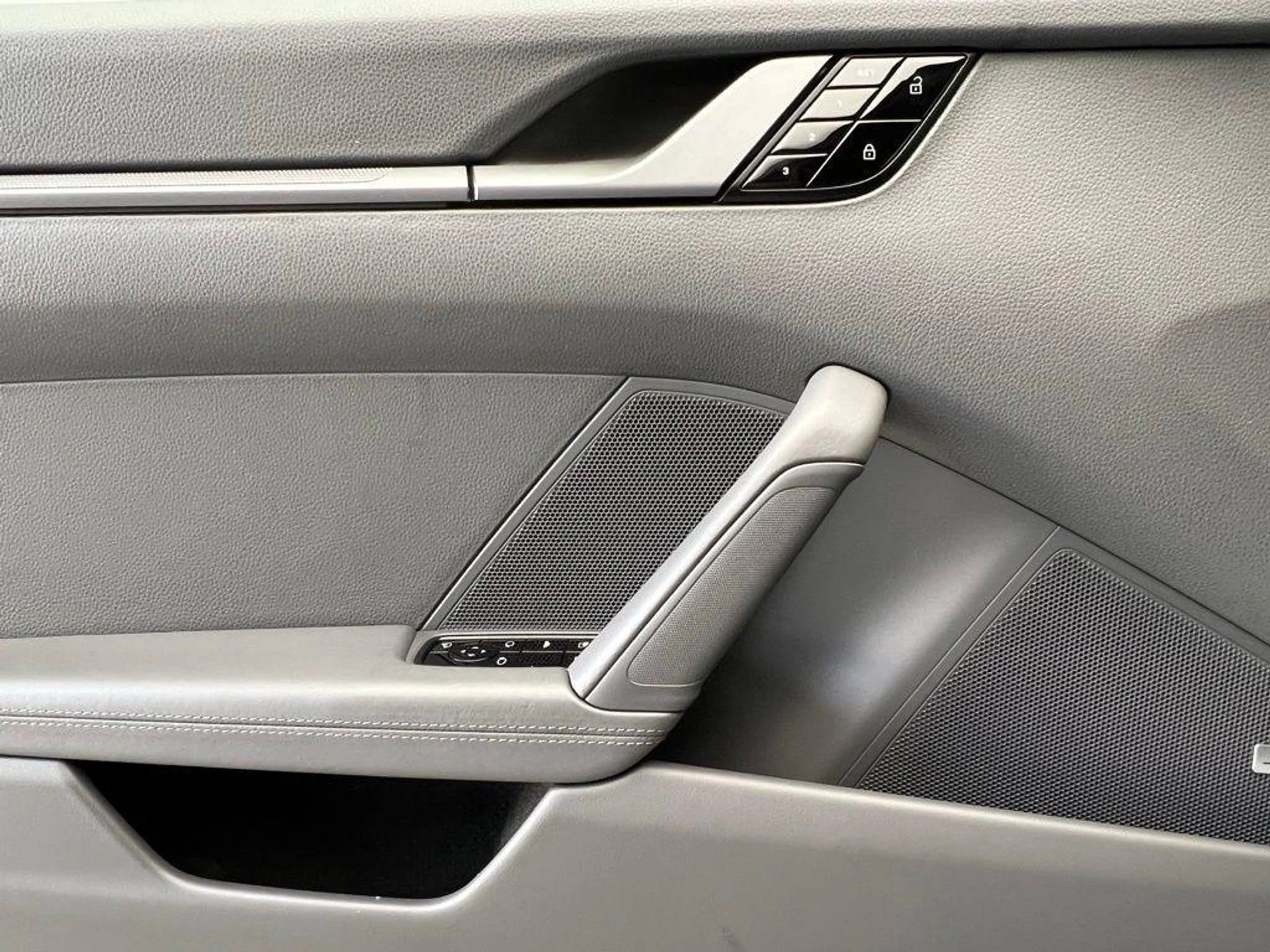 mph017_3923035066_ycfmd_Kdb8q_Pn_C6z80my_Vuc_B6i7_E_d943cf6878