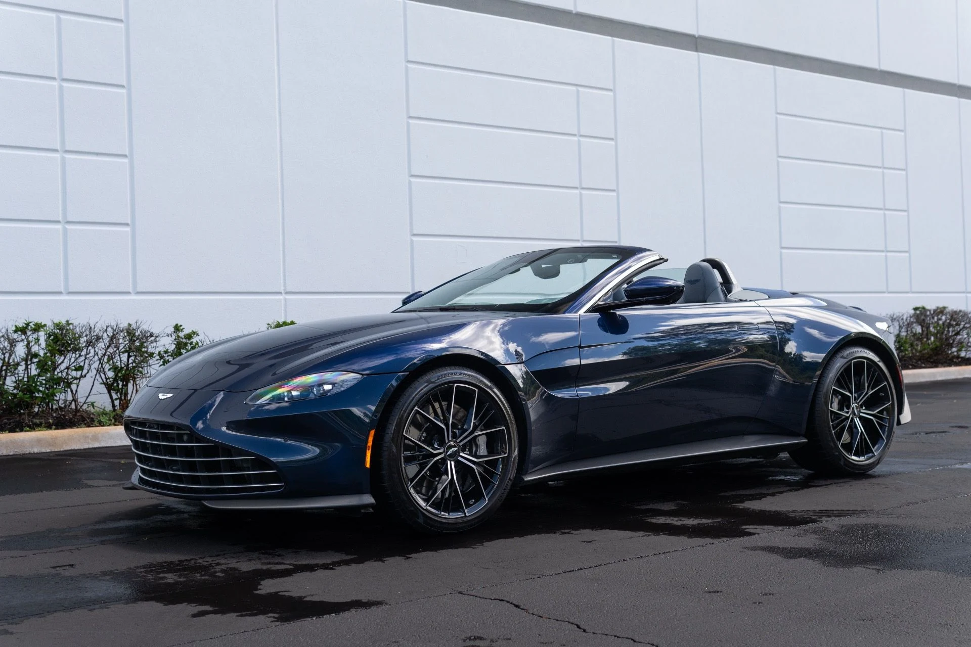 mph017_393186319_Used_2021_Aston_Martin_Vantage_1774065878_eb1109c4ea