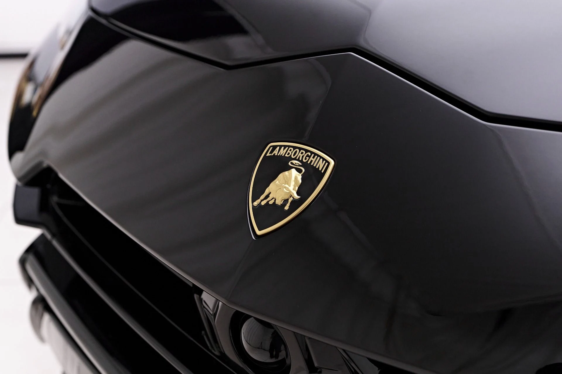 mph017_3935219479_Used_2024_Lamborghini_Urus_S_1759191667_a4df8a82cc