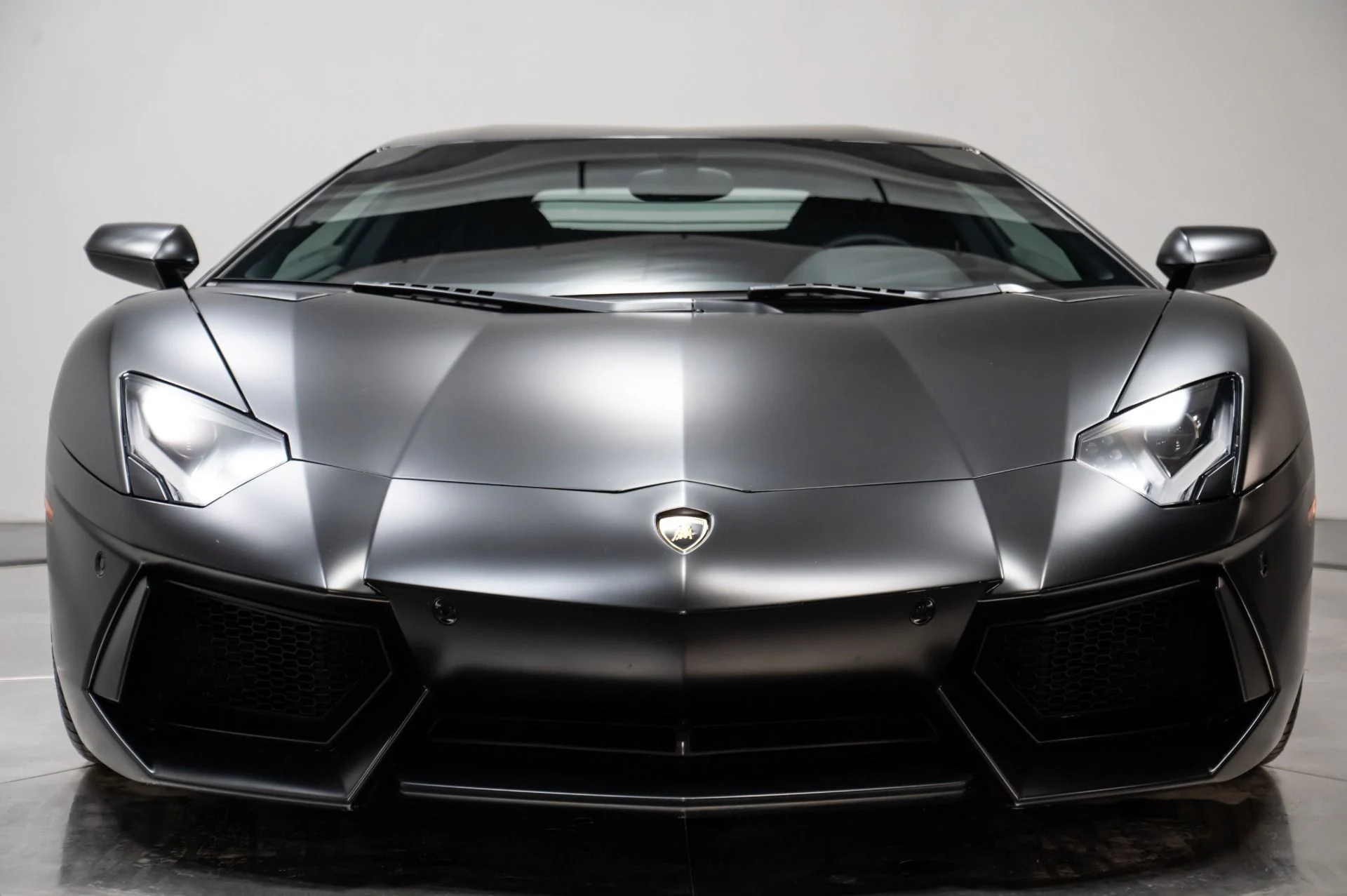 mph017_3935254300_Used_2014_Lamborghini_Aventador_1769104446_8dc13bfc52