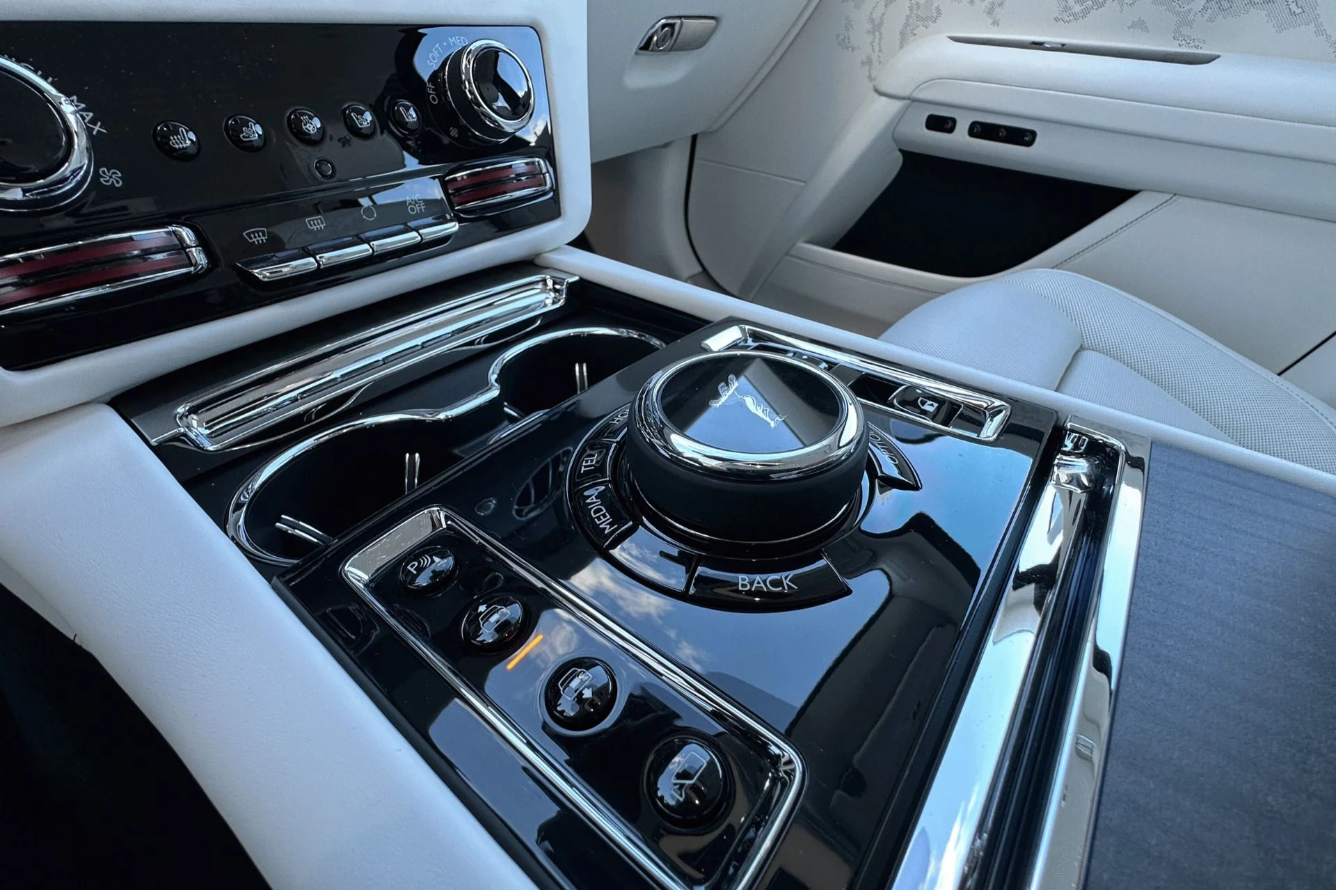 mph017_393618745_Used_2026_Rolls_Royce_Ghost_1784753740_da3a9ad114