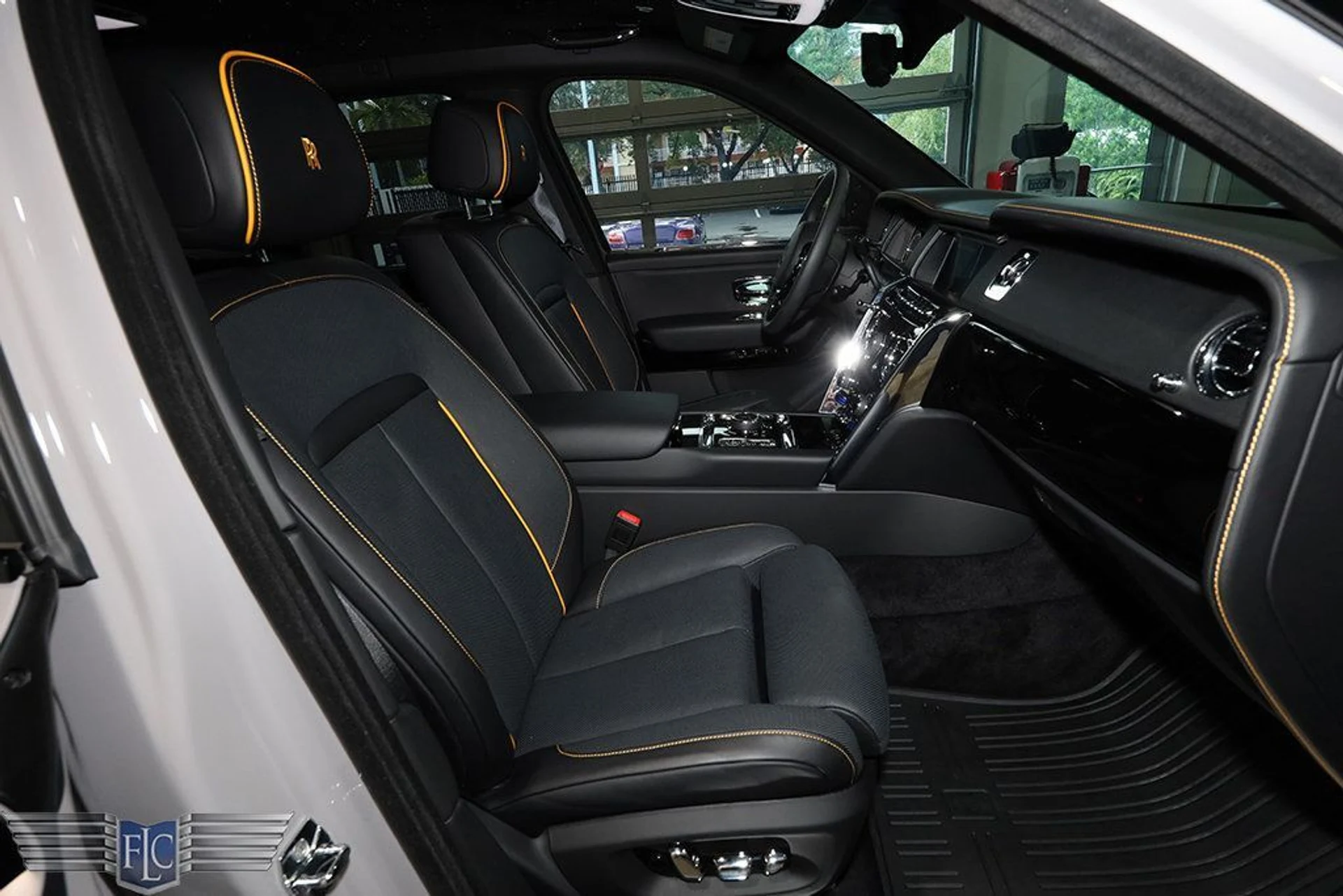 mph017_3956964454_used_2024_rolls_royce_cullinan_blackbadgesportutility_9689_22957854_18_1024_d13379193b