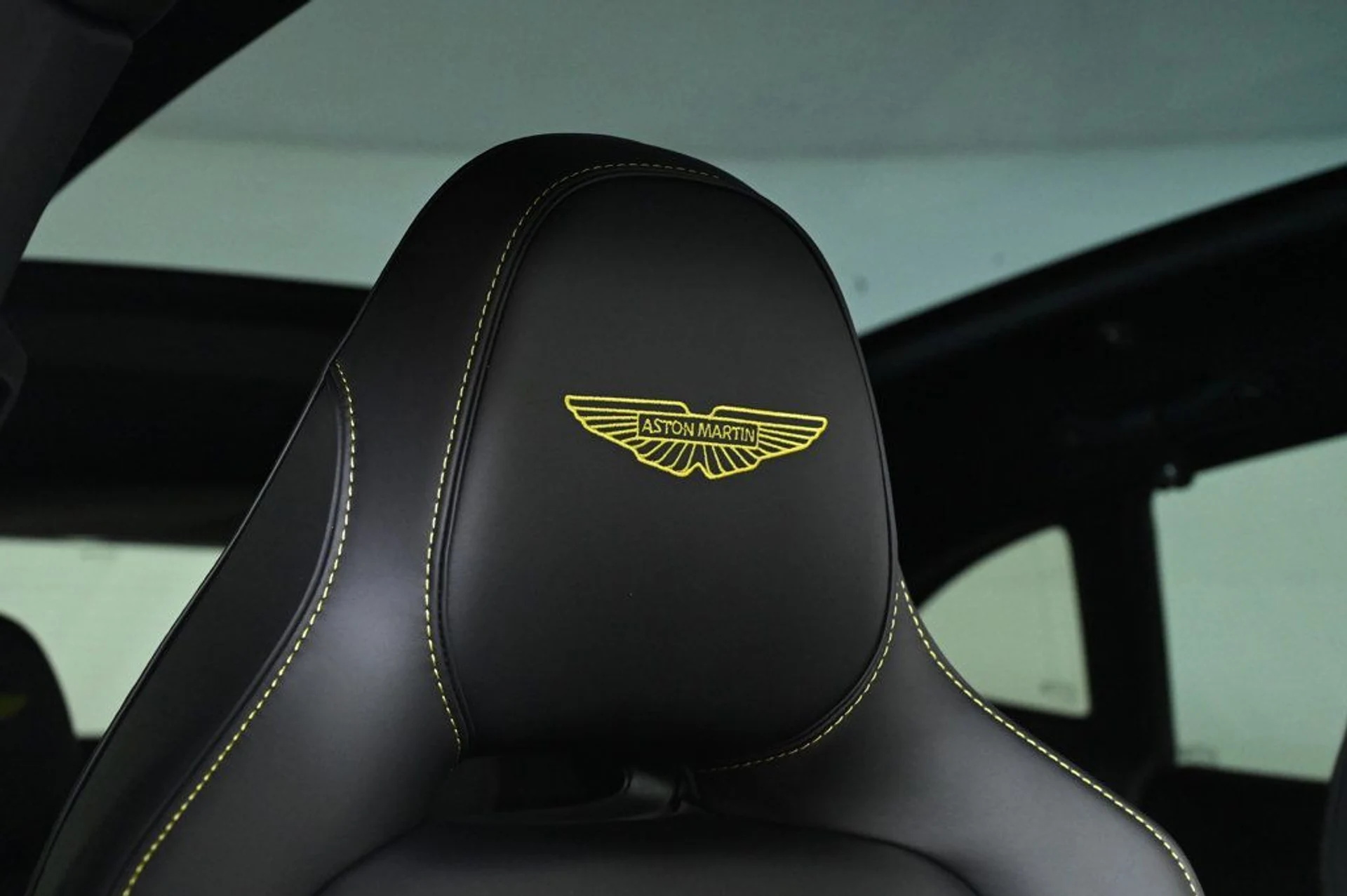 mph017_3957925483_new_2026_aston_martin_dbx_707awd_11350_22992947_18_1024_eae367d731