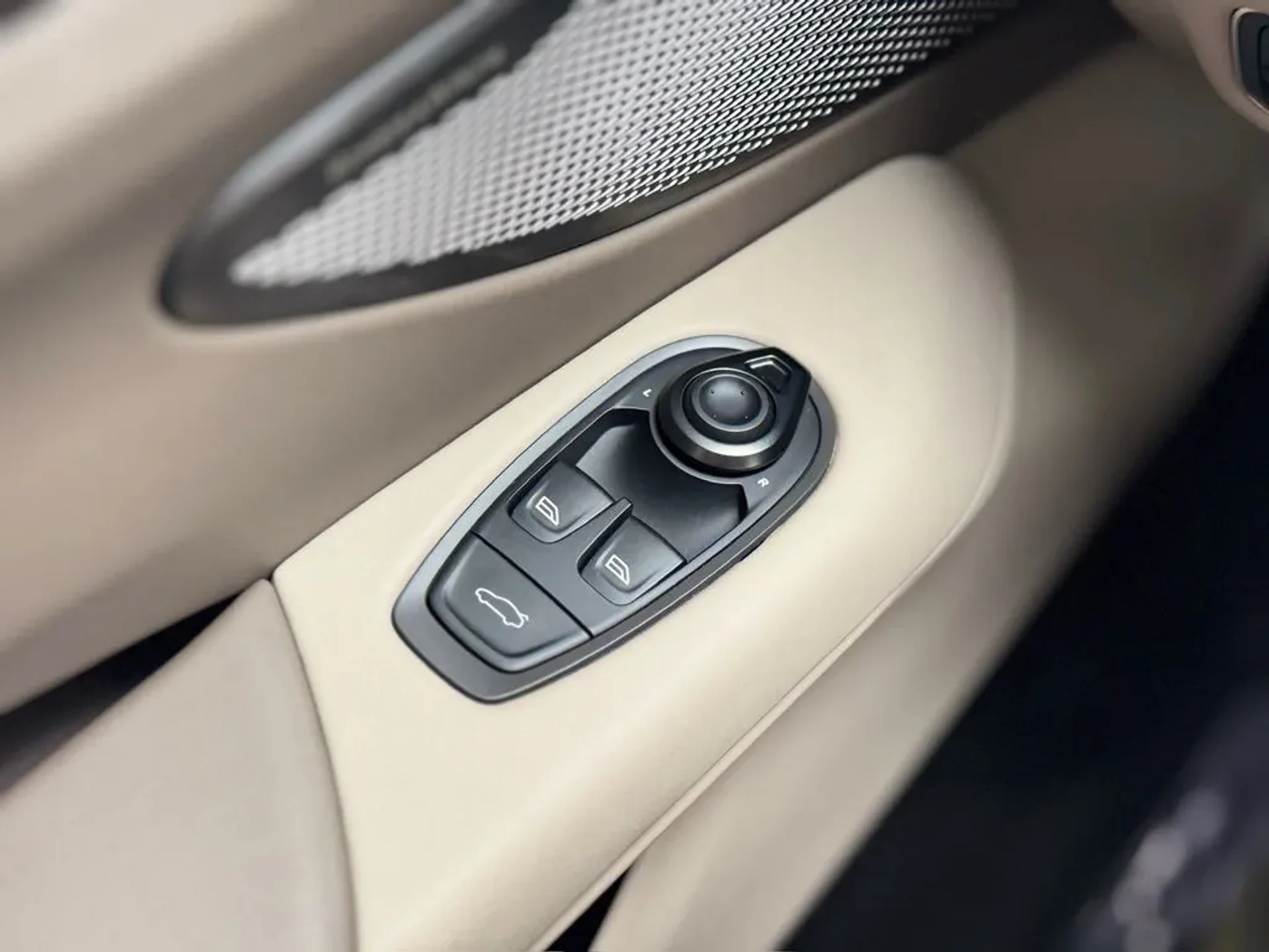 mph017_3958455137_l3ul0fobqs0fouvh34hrwm7zttv2_56dd56e92d