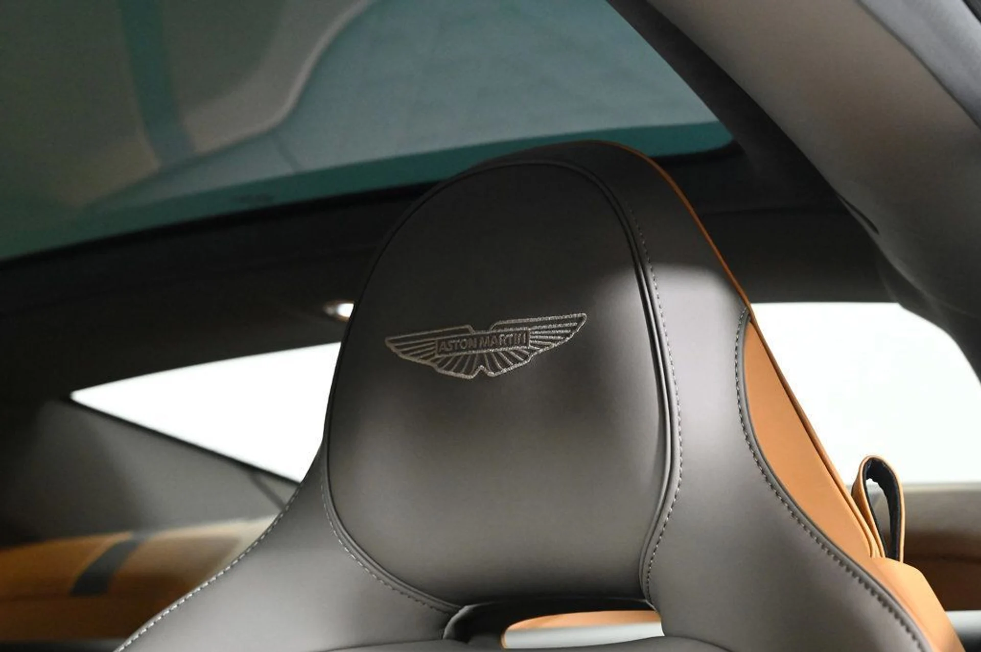 mph017_3958579985_new_2025_aston_martin_vanquish_coupe_11350_22897480_17_1024_66b24ed511