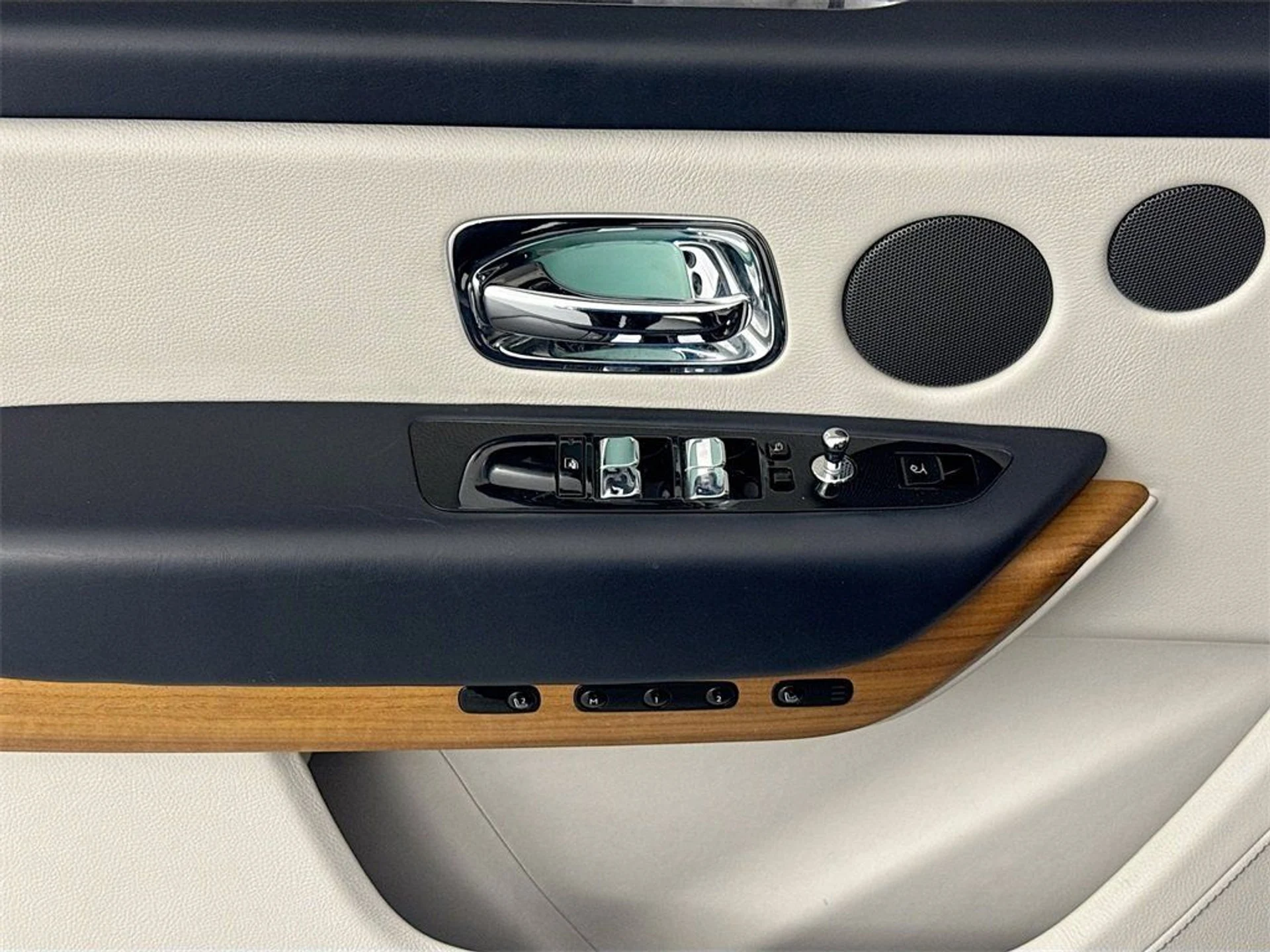 mph017_3971580844_1876d5d99f64abc7e84dd0c1b32b12f2_44376a955d