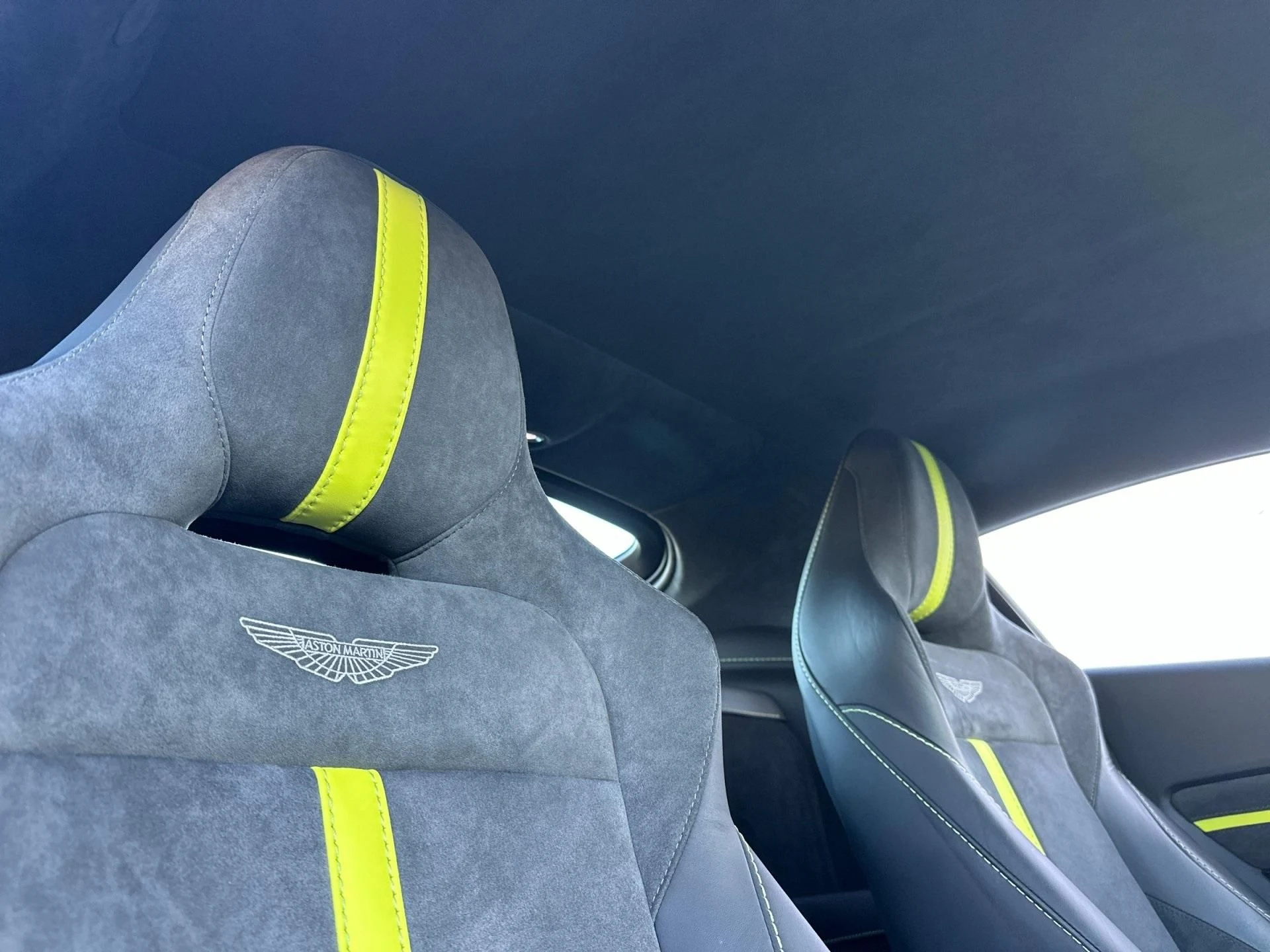 mph017_3973433136_Used_2022_Aston_Martin_Vantage_F1_Edition_1765551971_e10e7d2c95