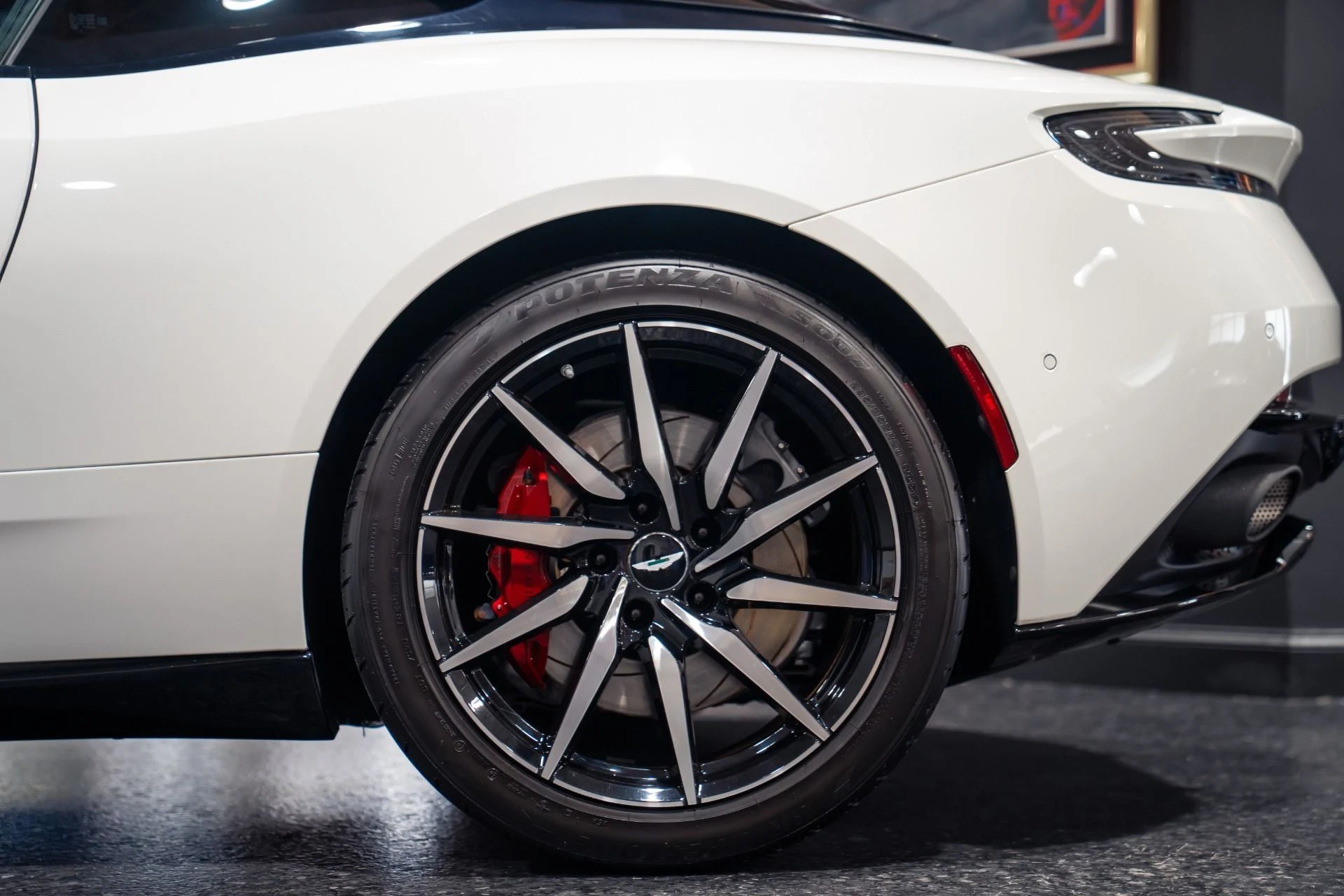 mph017_3974520191_Used_2018_Aston_Martin_DB_11_V12_1788901645_bd0c2f21de