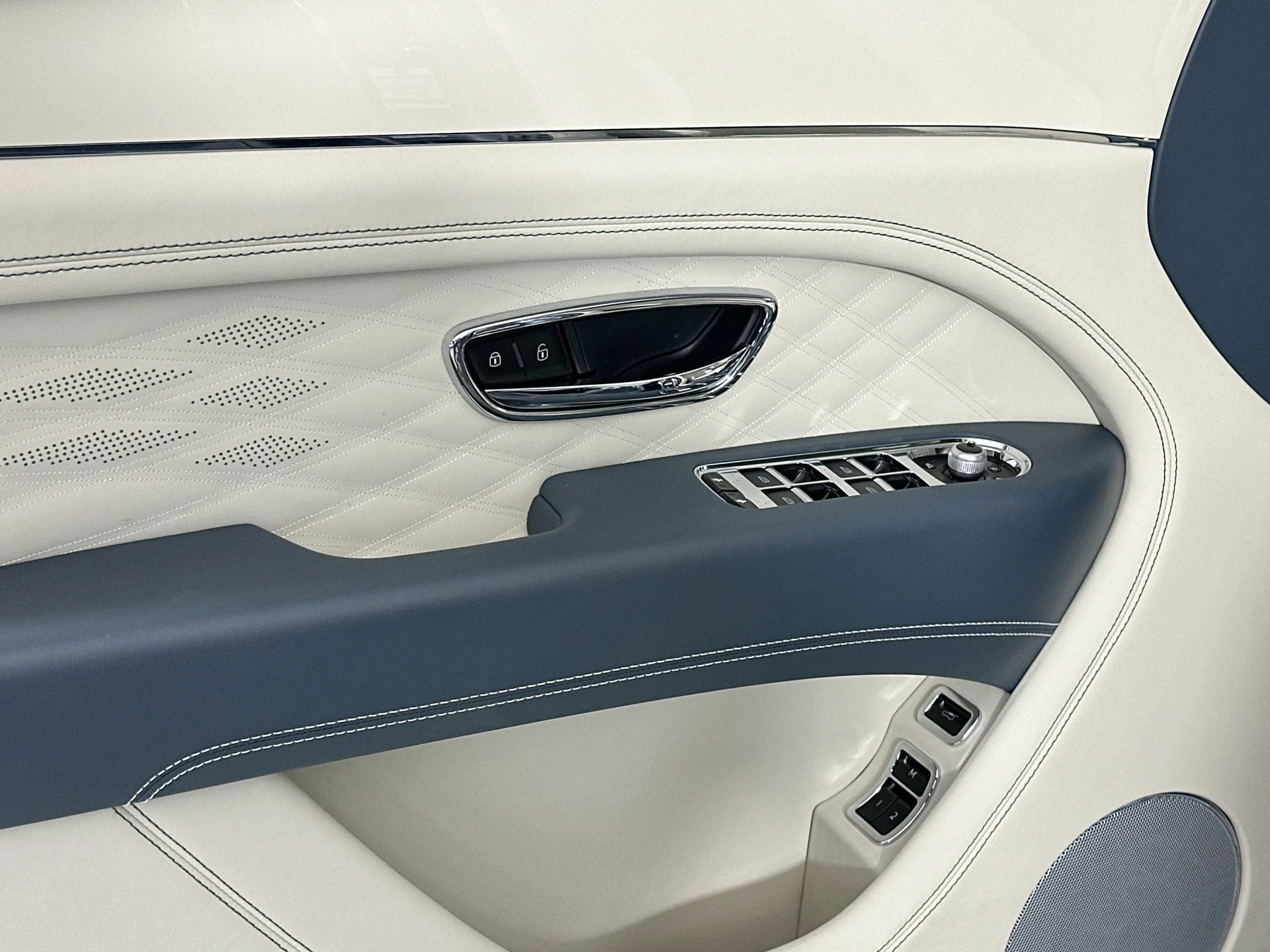 mph017_3976902088_18_bbe914b988