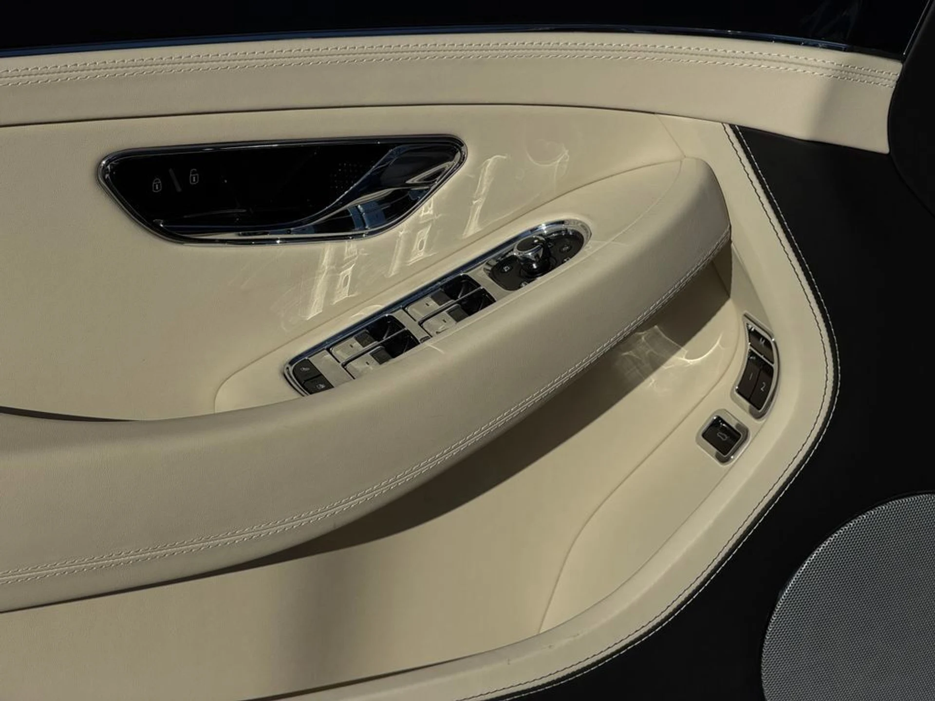 mph017_3985330359_bd839240871a4a18b5949d9f5be28eff_603a33bbb1