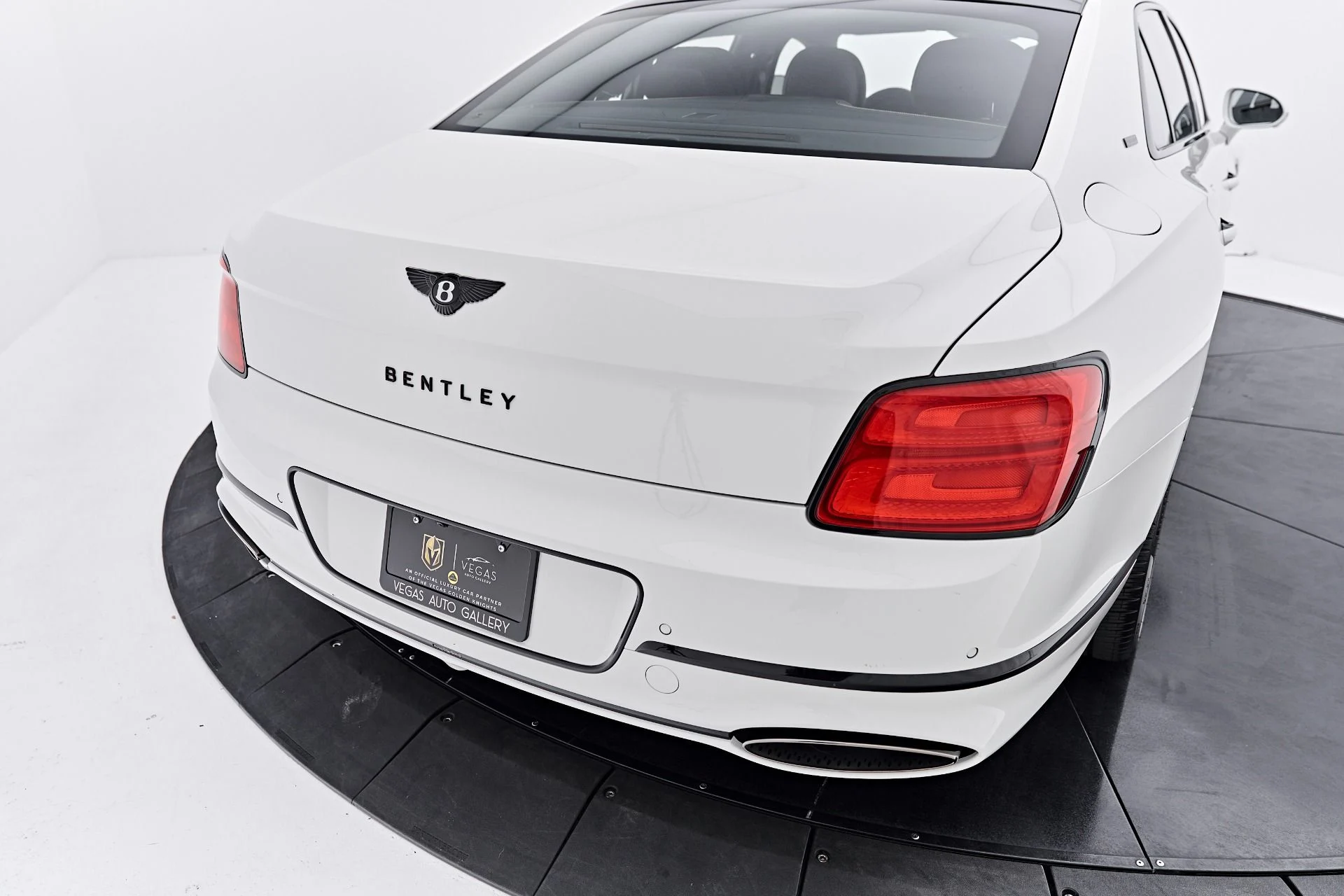 mph017_4000297526_Used_2025_Bentley_Flying_Spur_Black_Edition_1790368067_3a8d383dec