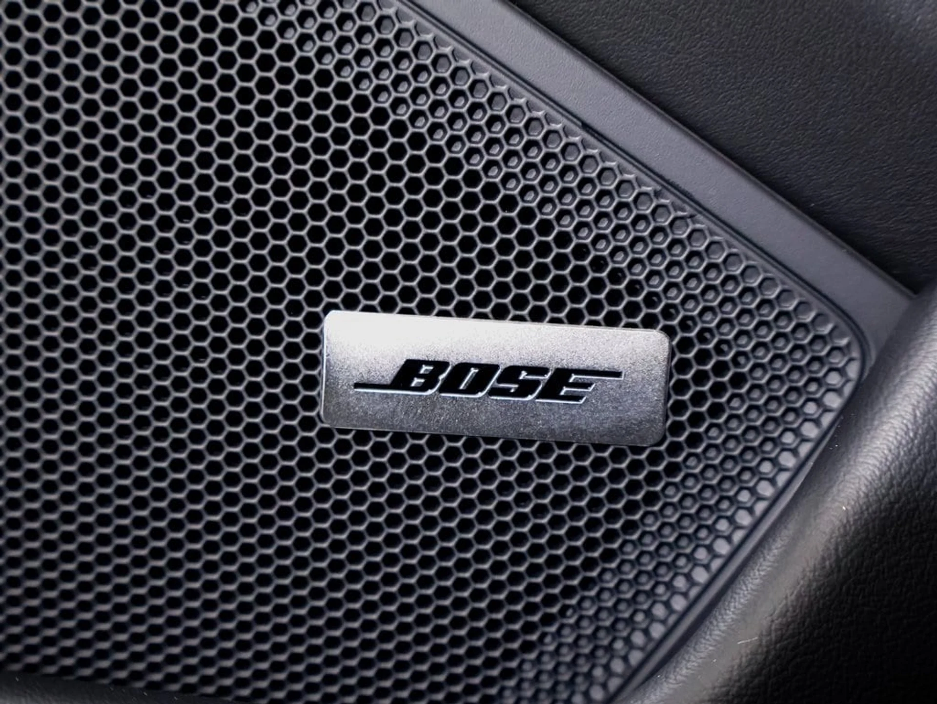 mph017_4012121446_c94cfe0ba6768b63fe58d54a81ba8301x_81df6ce118