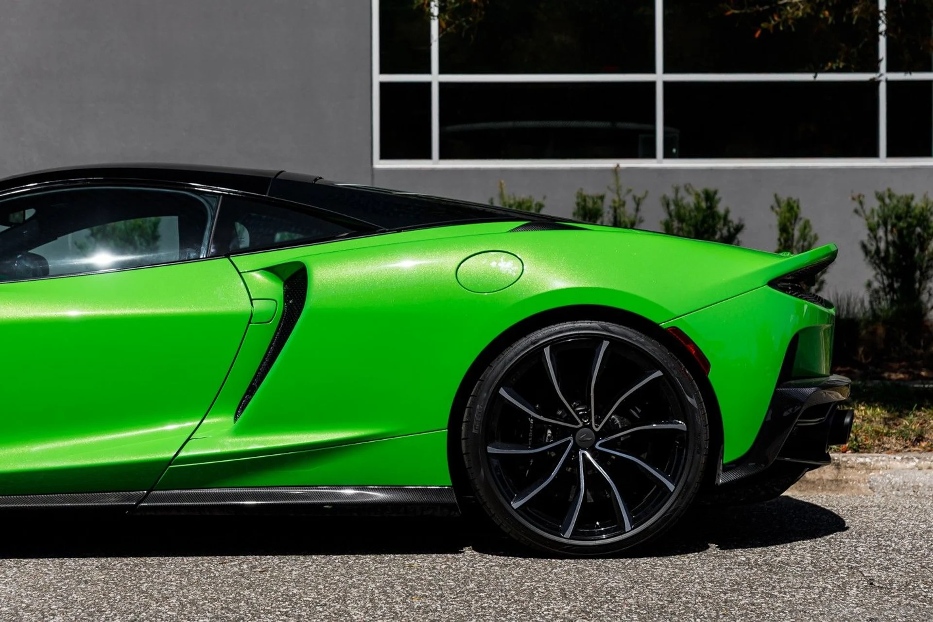 mph017_4022115121_466_p18_l_5b9ab7fee7