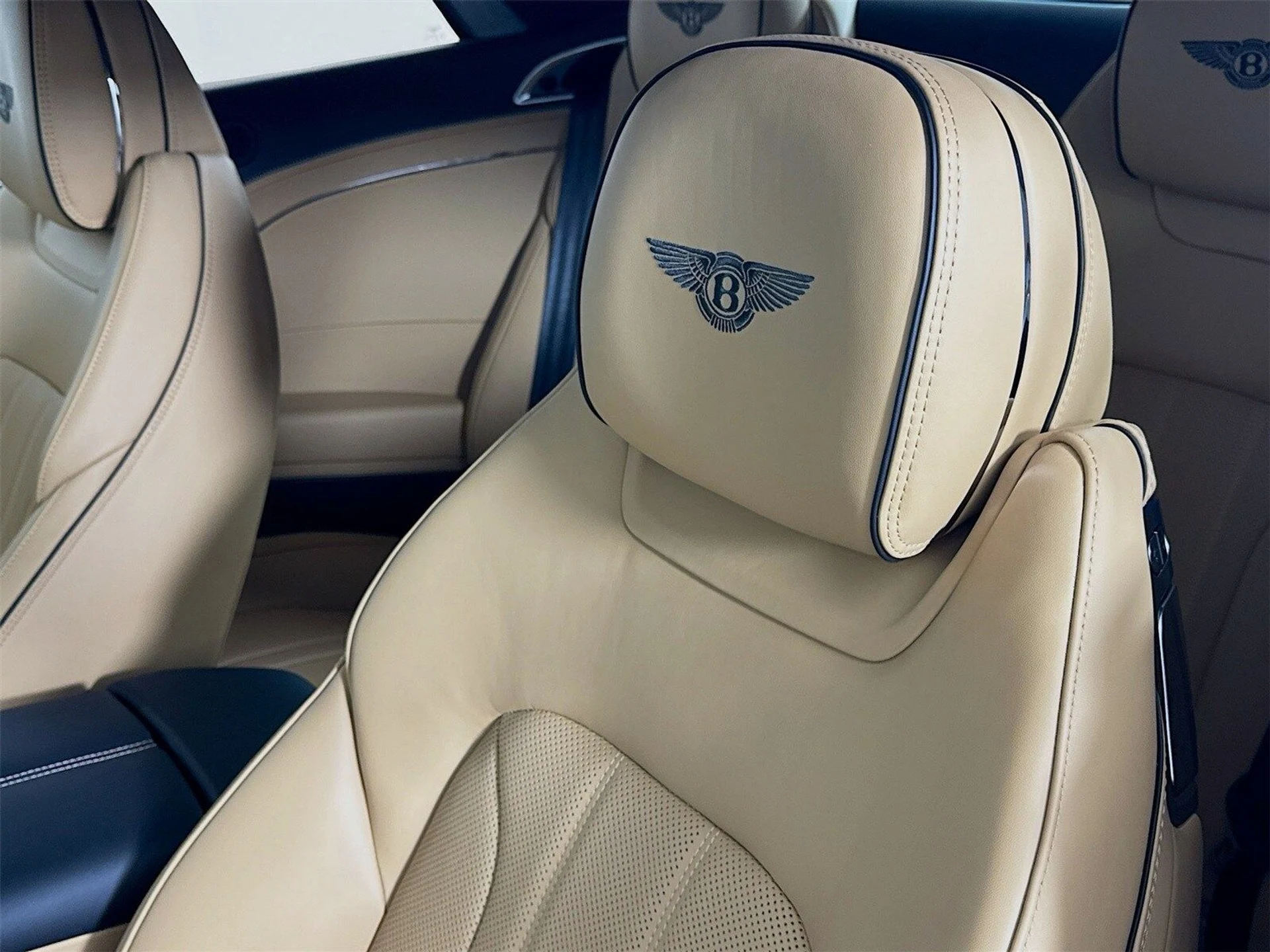 mph017_4032724020_d577d7d6acff6df807e66cfabc7d7a14x_22f834af06