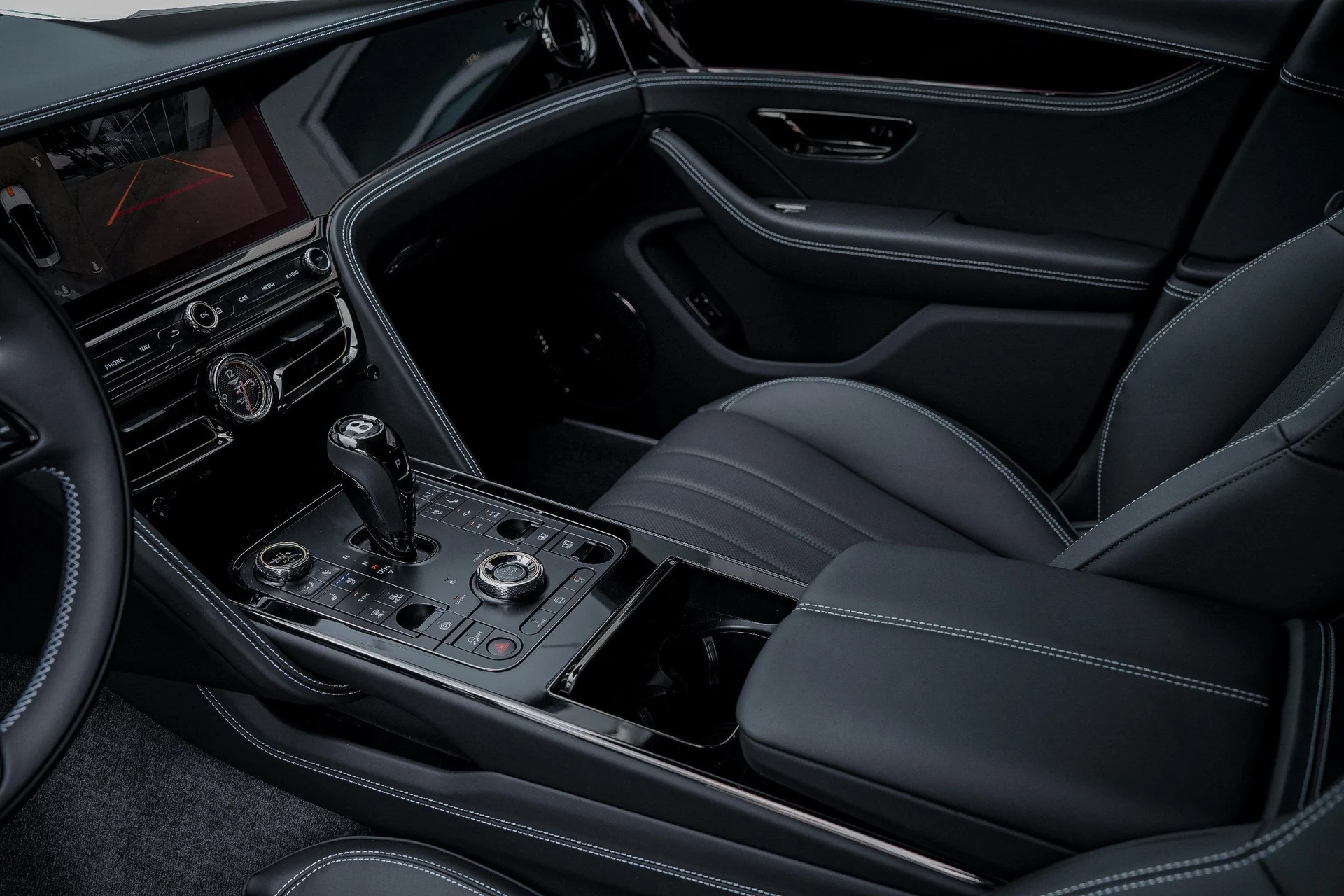 mph017_4049881471_Hi_Tech_Luxury_Imports_LLC_SCBBP_6_ZG_0_SC_023385_image_17_c32fa78e74