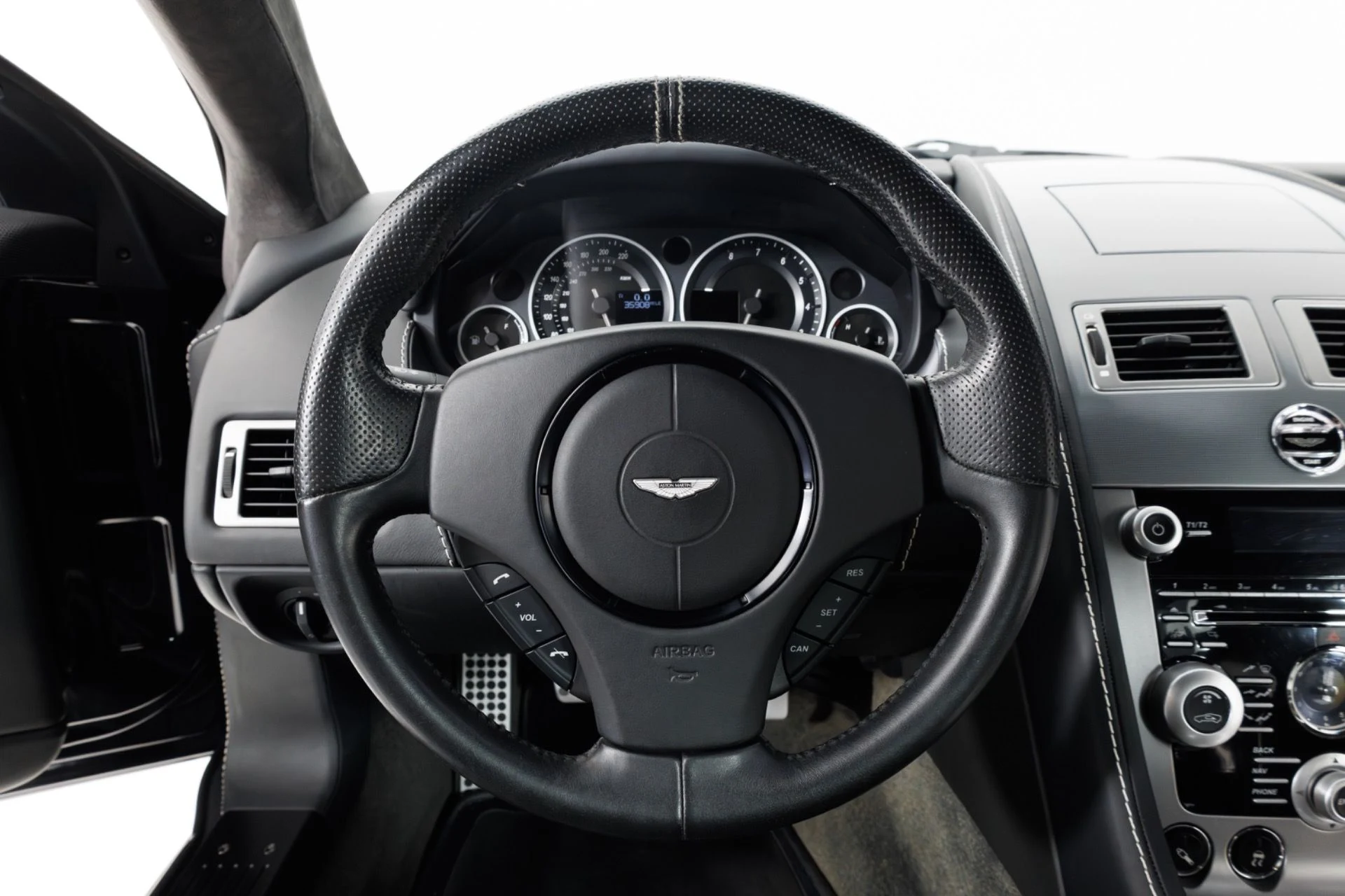 mph017_4050976619_Used_2009_Aston_Martin_DBS_1778627760_8caf54c9dc
