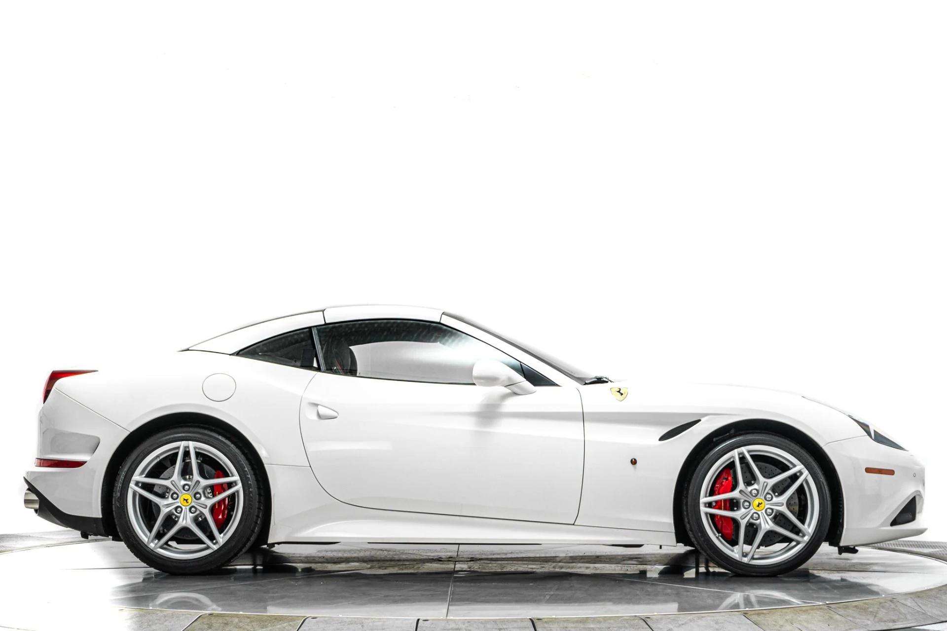 mph017_405304264_Used_2016_Ferrari_California_T_257_K_MSRP_Ventilated_Seats_Carbon_Fiber_Driving_Zone_1790094264_5dc45f2c25