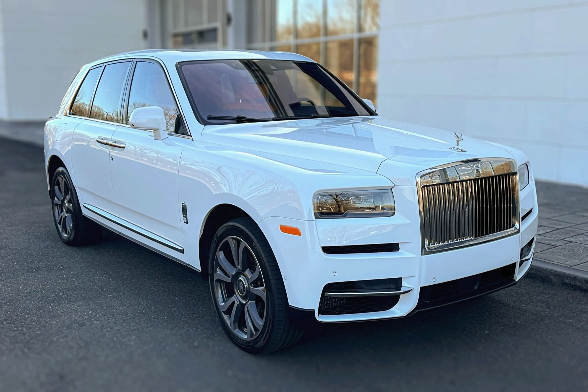 mph017_4059665903_Used_2024_Rolls_Royce_Cullinan_1764747349_c66dc83a22