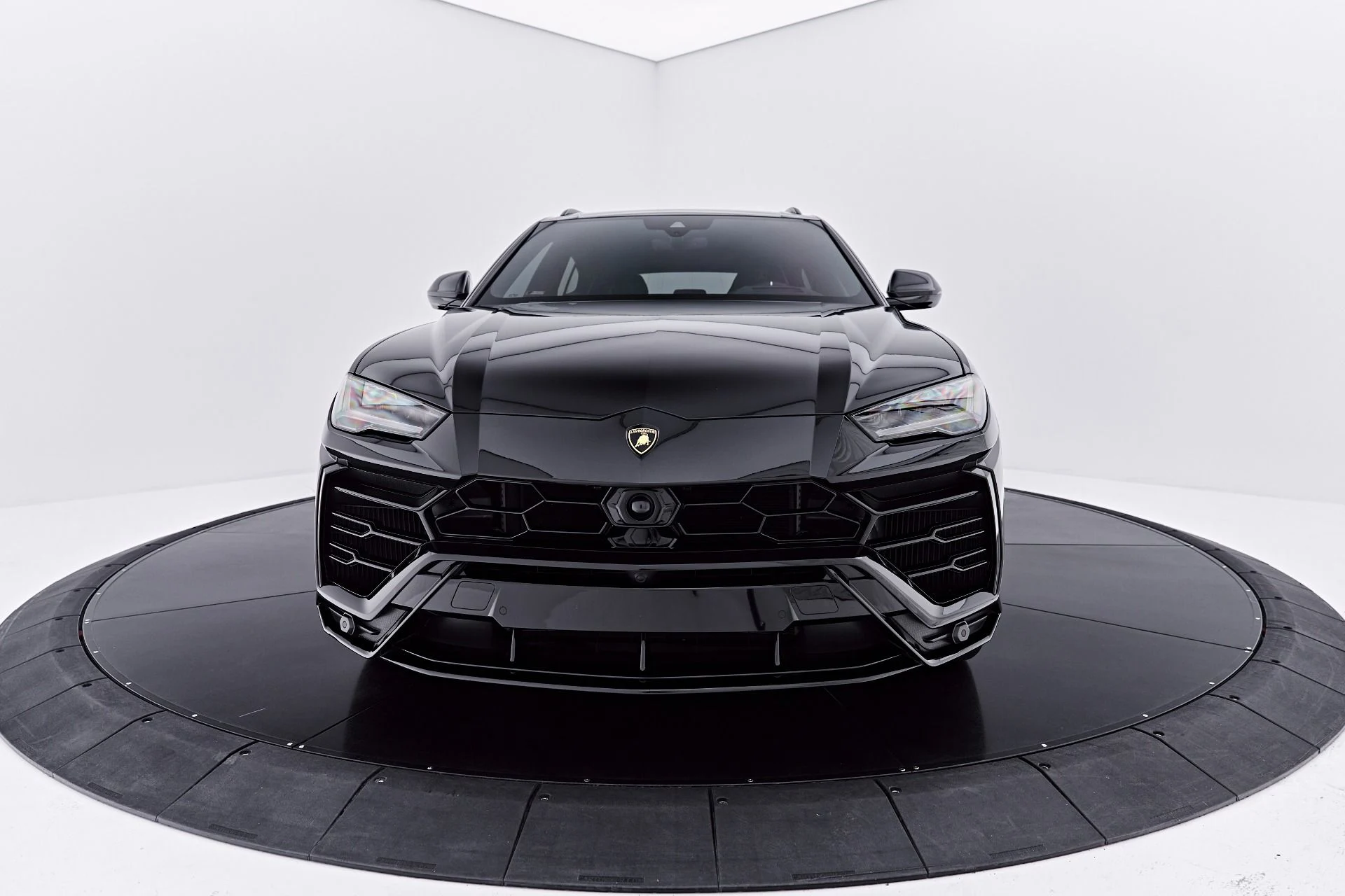 mph017_4061496686_Used_2022_Lamborghini_Urus_Base_1785209668_27ed4d52e1