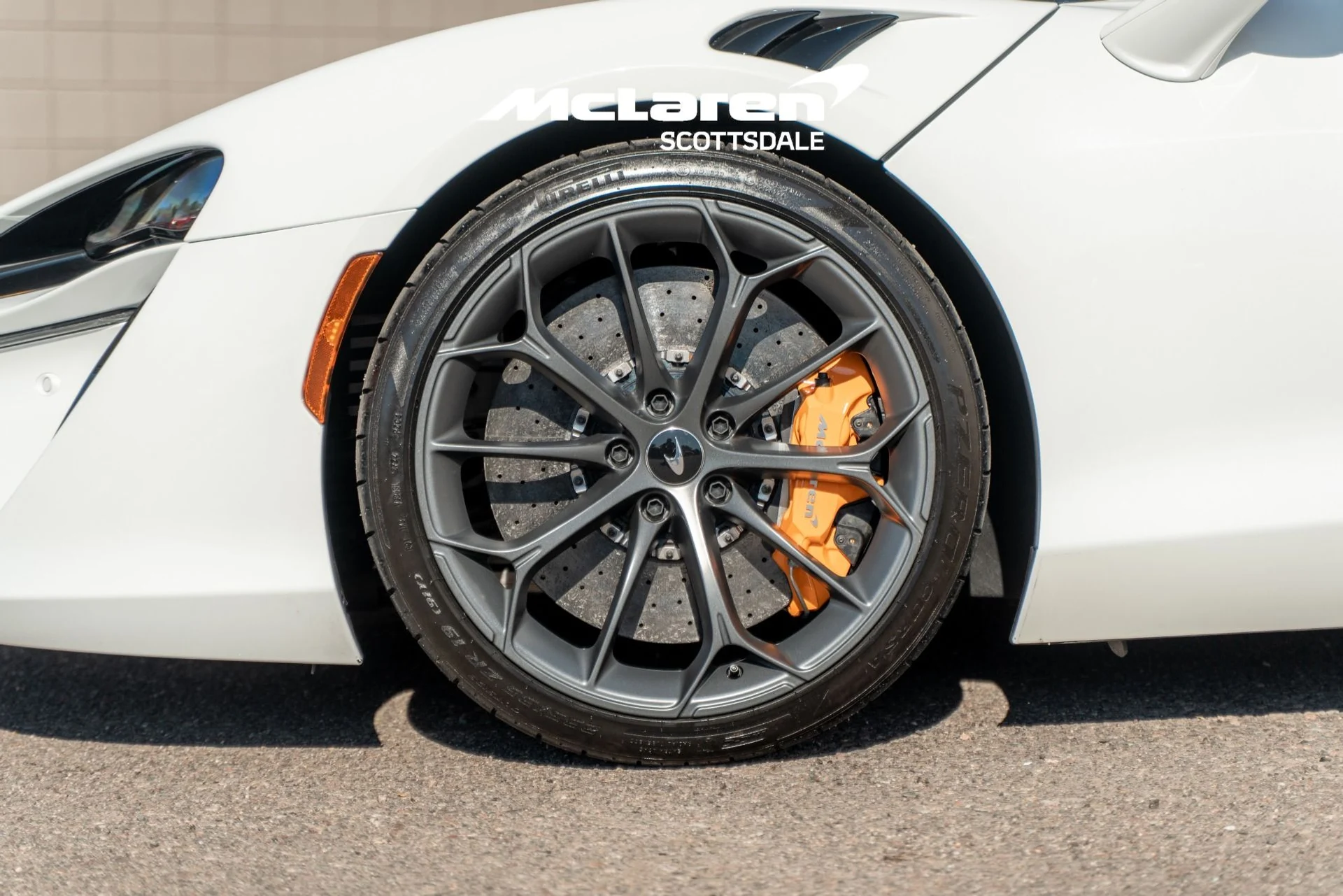 mph017_4061992861_Used_2023_MCLAREN_ARTURA_1758922926_078aead37f