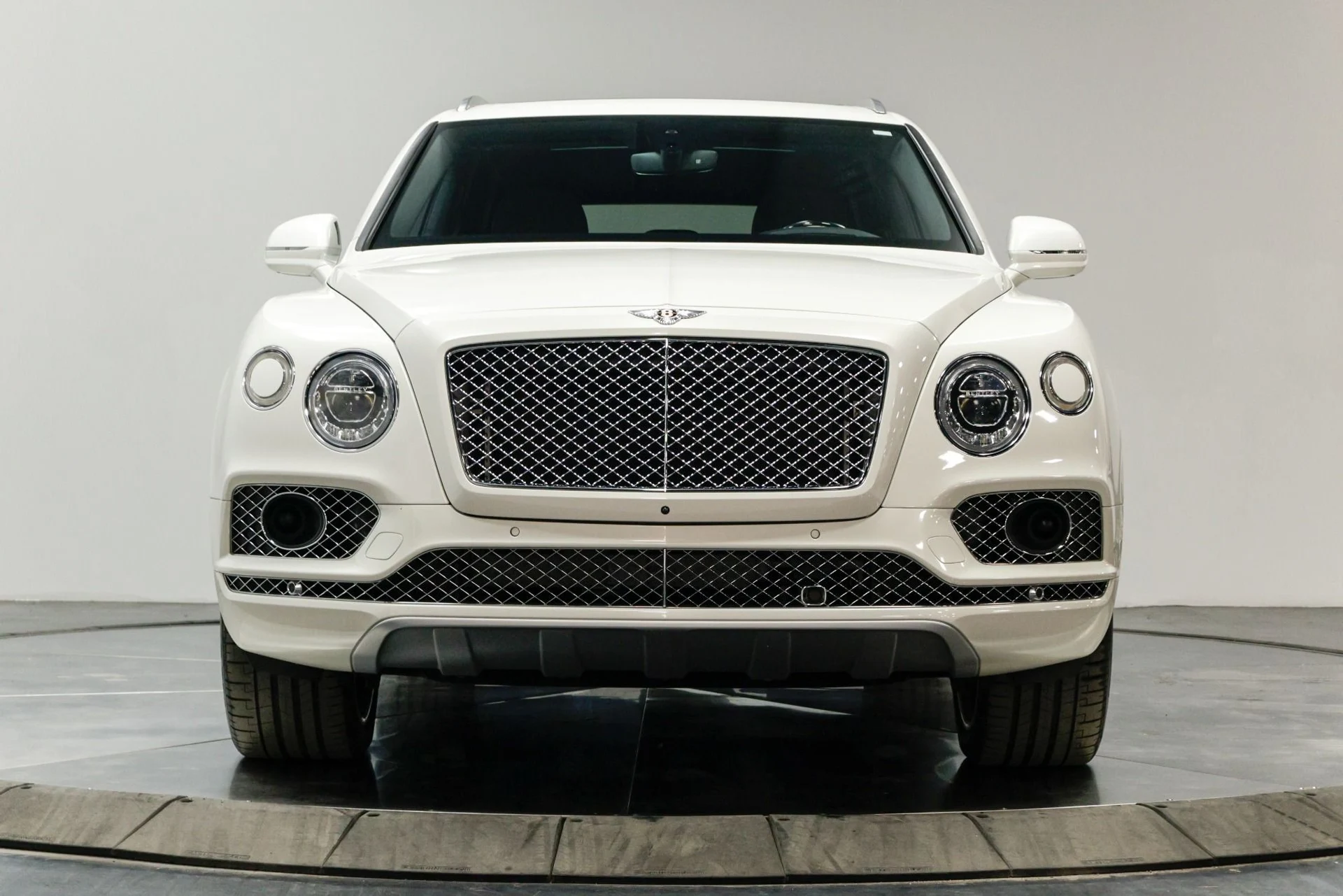 mph017_4063285668_Used_2020_Bentley_Bentayga_V8_1760480773_42e748f955