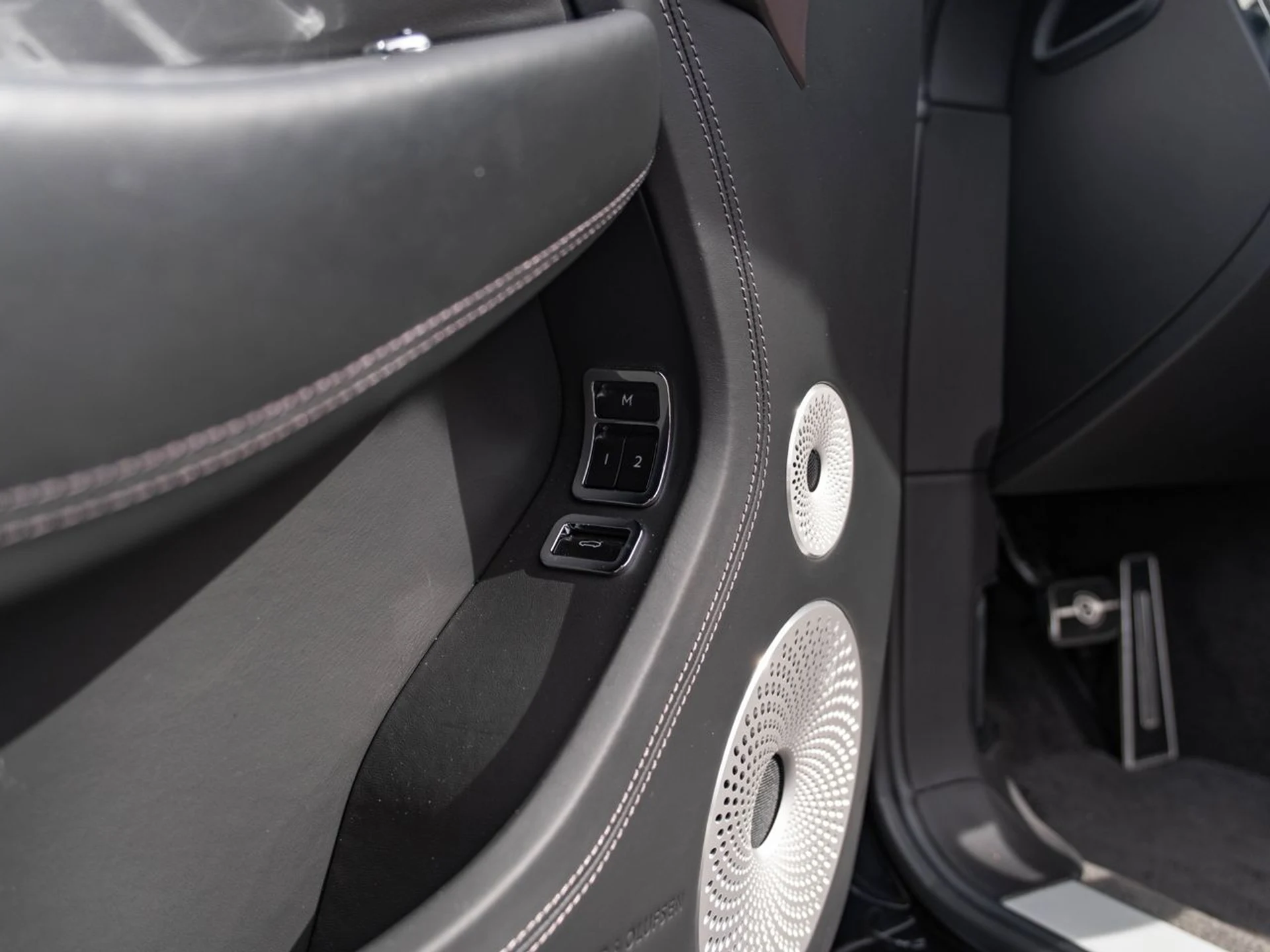 mph017_4073413490_455c2bc3366c468e87ad7aea10897993x_818a1c12c8