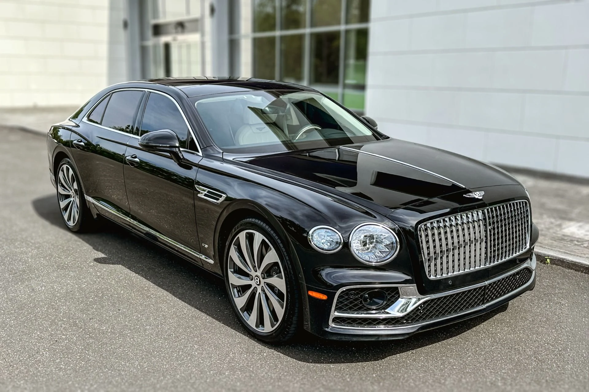 mph017_4078864151_Used_2022_Bentley_Flying_Spur_V8_1779967865_6655b6f863