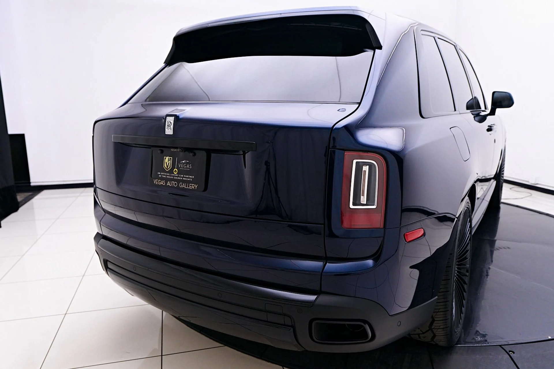 mph017_4099090035_Used_2023_Rolls_Royce_Cullinan_Base_1745954360_4447304fb1