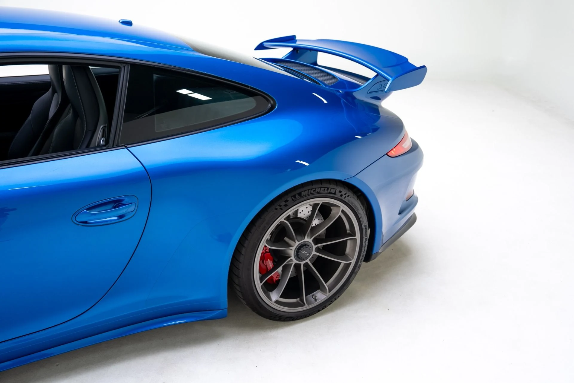 mph017_4104041998_Used_2015_Porsche_911_GT_3_1768869479_87395bb094