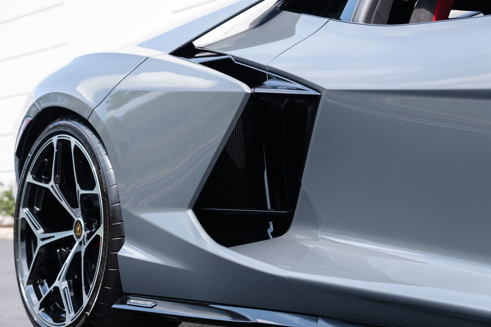 mph017_4110964808_Used_2024_Lamborghini_Revuelto_1778880537_fa0ea2ed8c