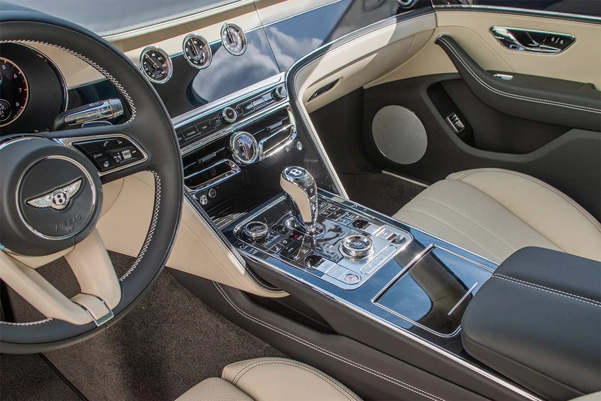 mph017_4114750216_Used_2024_Bentley_Flying_Spur_V8_1730873609_501a2aa768